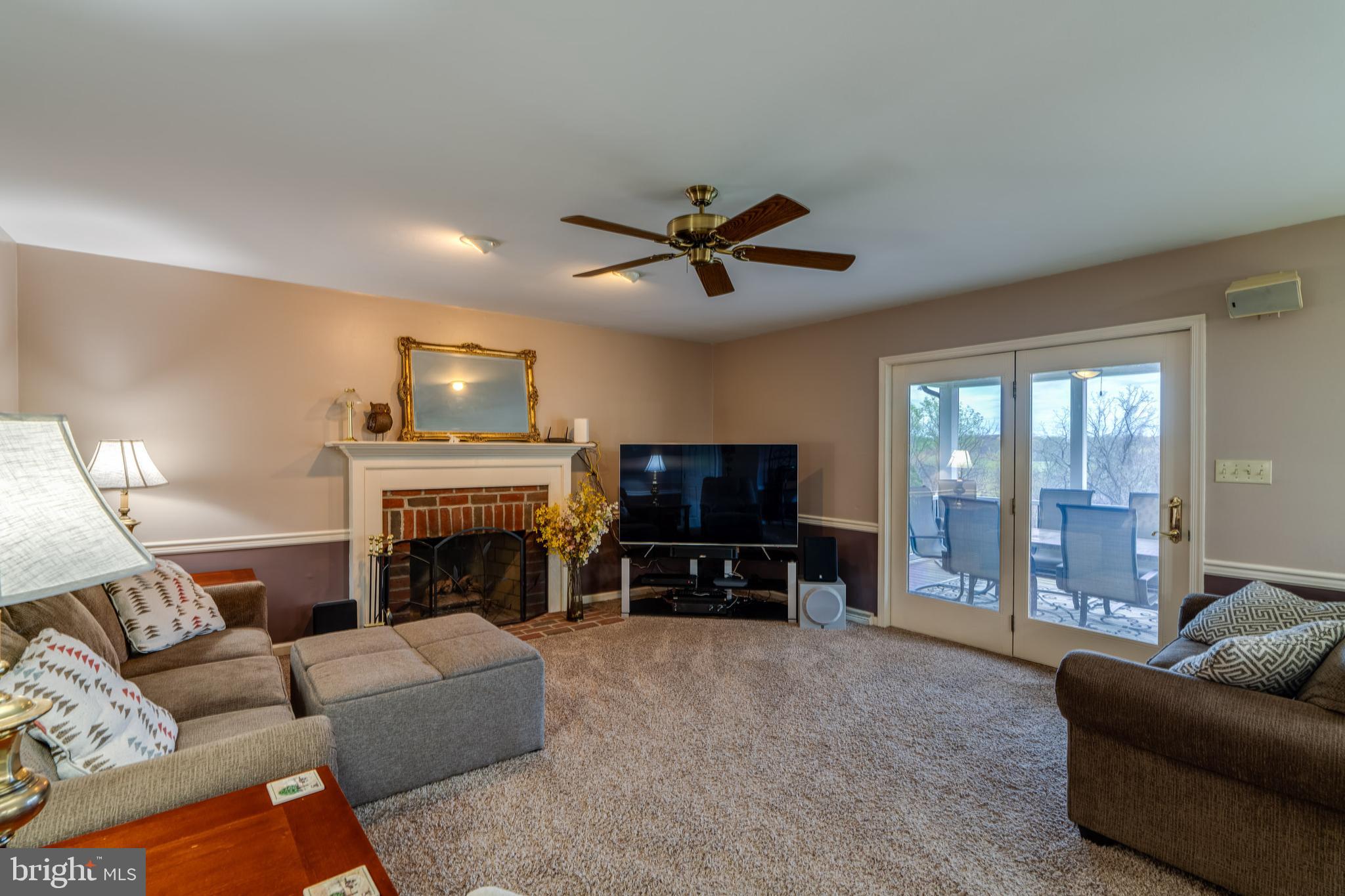 COUNTRY MANOR ESTATES - Residential