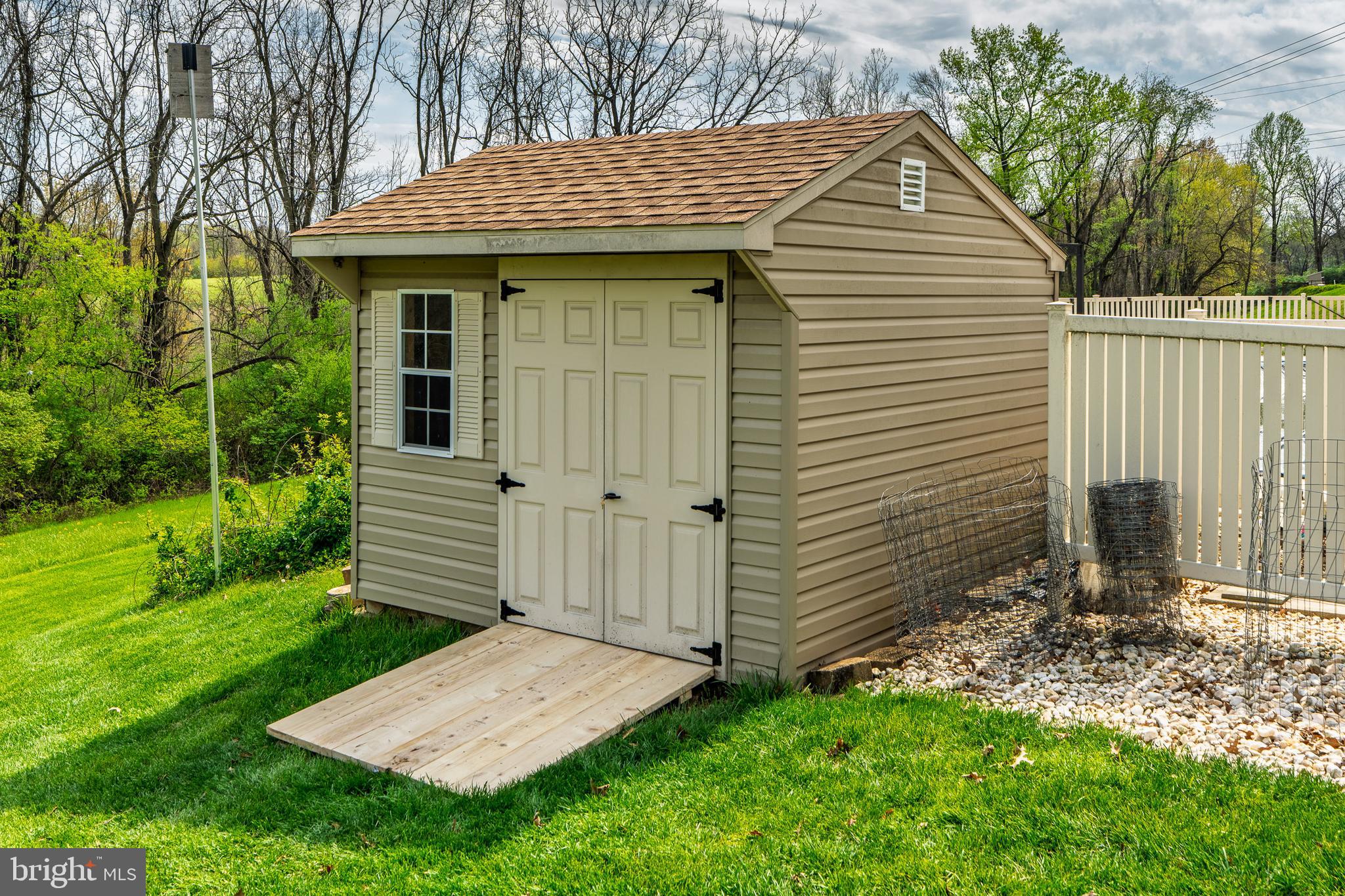 COUNTRY MANOR ESTATES - Residential