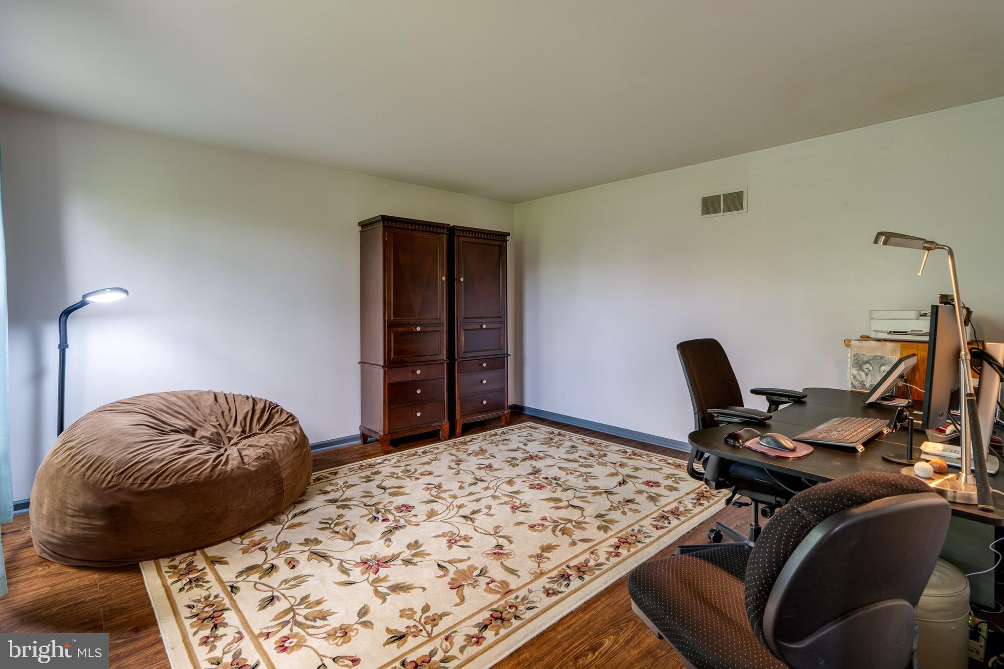 COUNTRY MANOR ESTATES - Residential