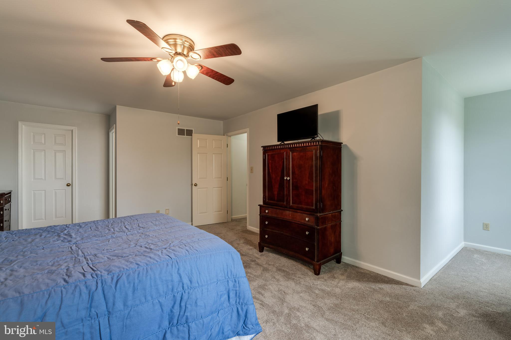 COUNTRY MANOR ESTATES - Residential