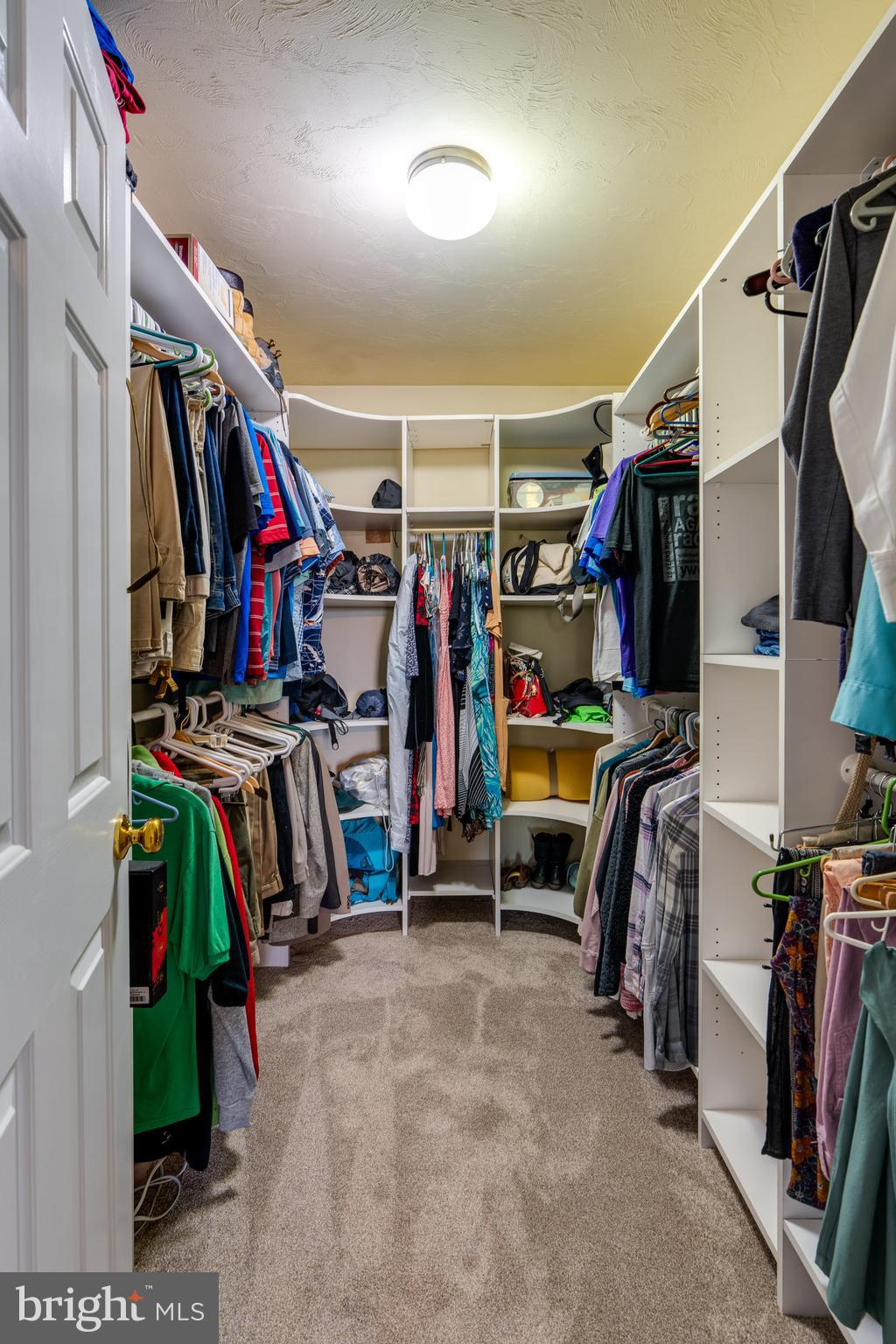 COUNTRY MANOR ESTATES - Residential