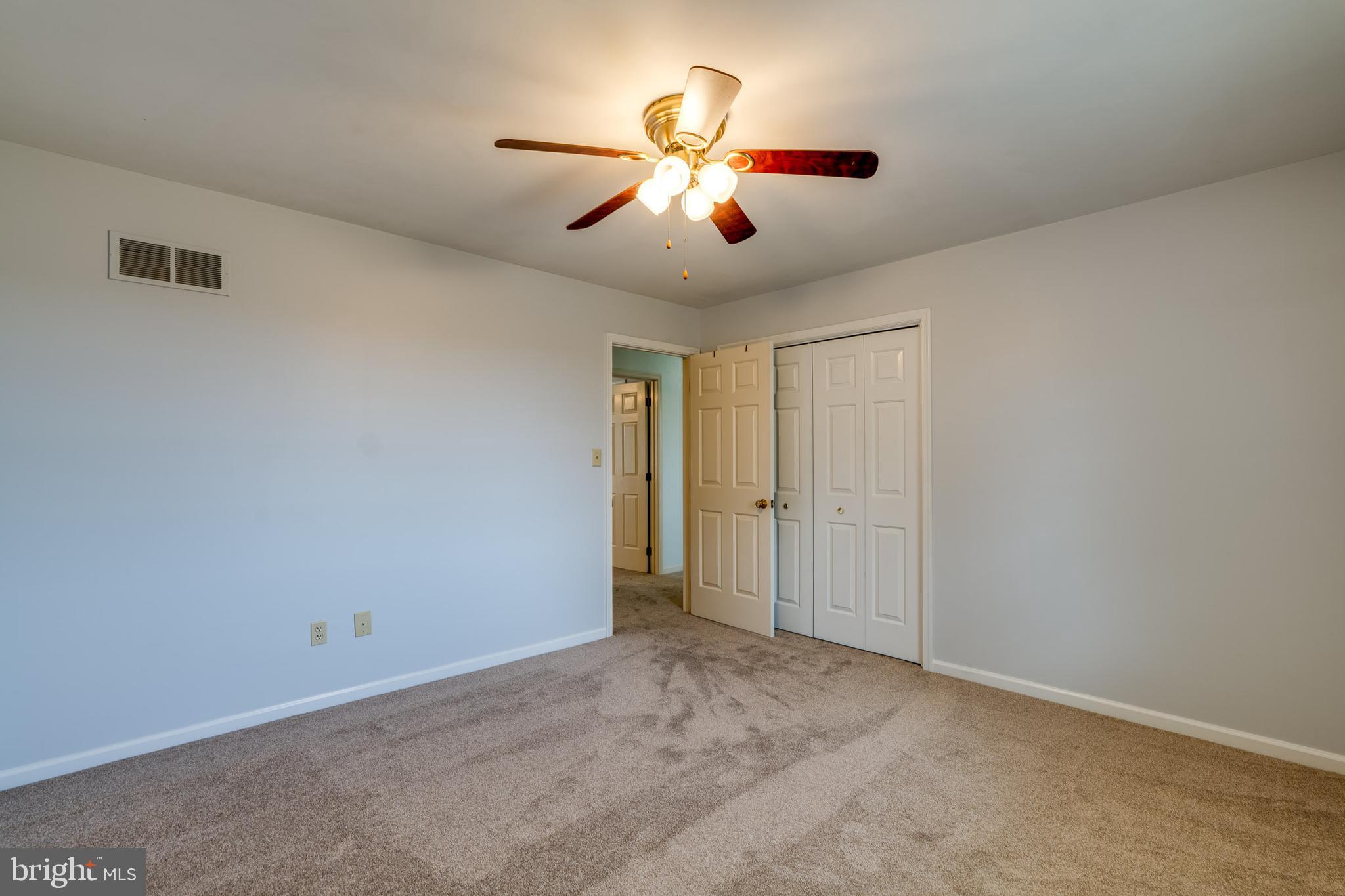 COUNTRY MANOR ESTATES - Residential