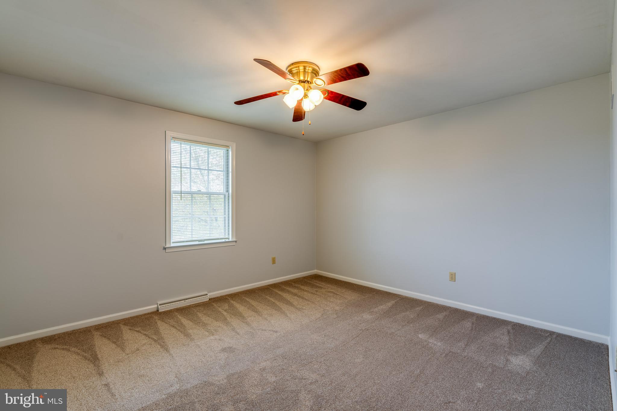 COUNTRY MANOR ESTATES - Residential