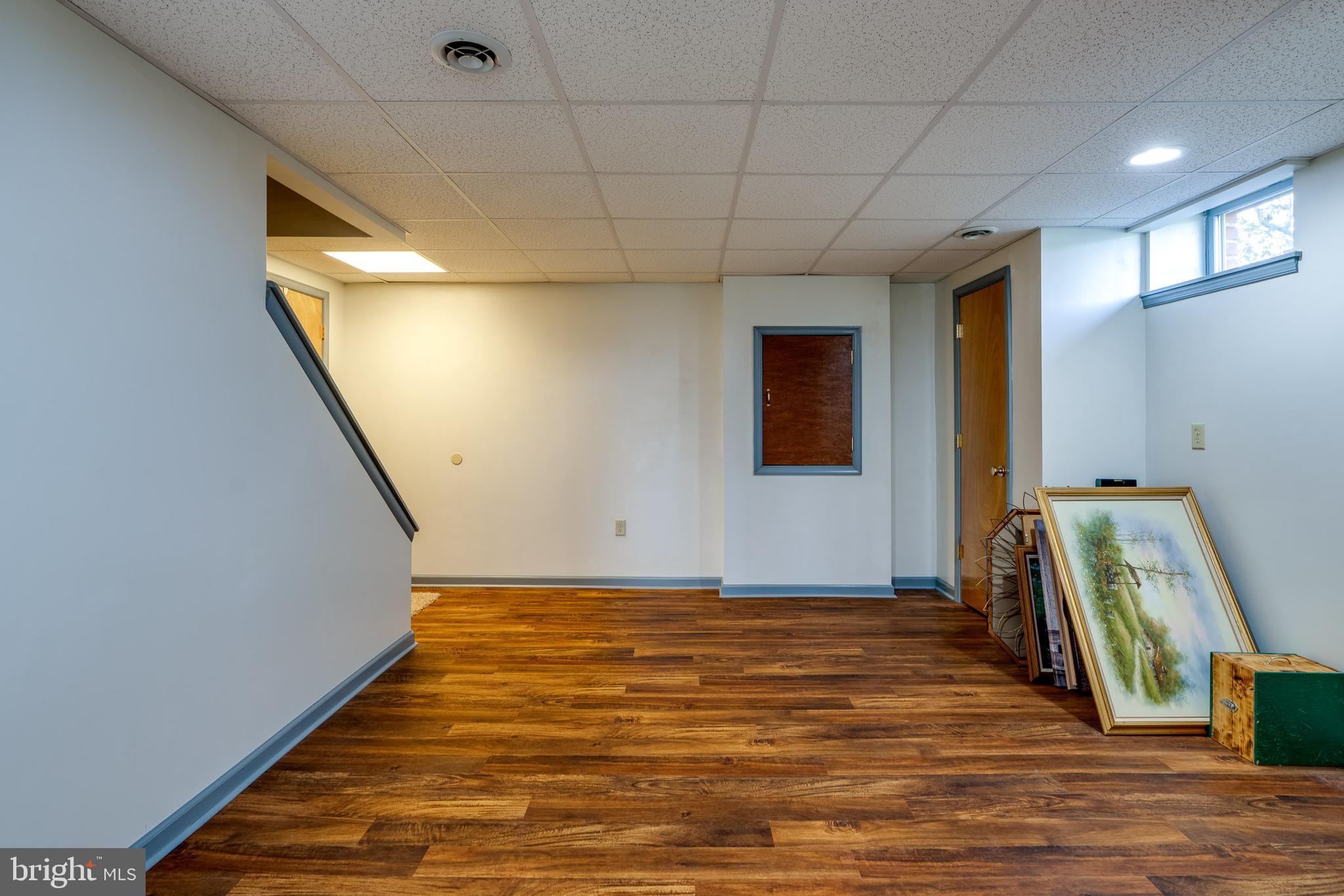 COUNTRY MANOR ESTATES - Residential