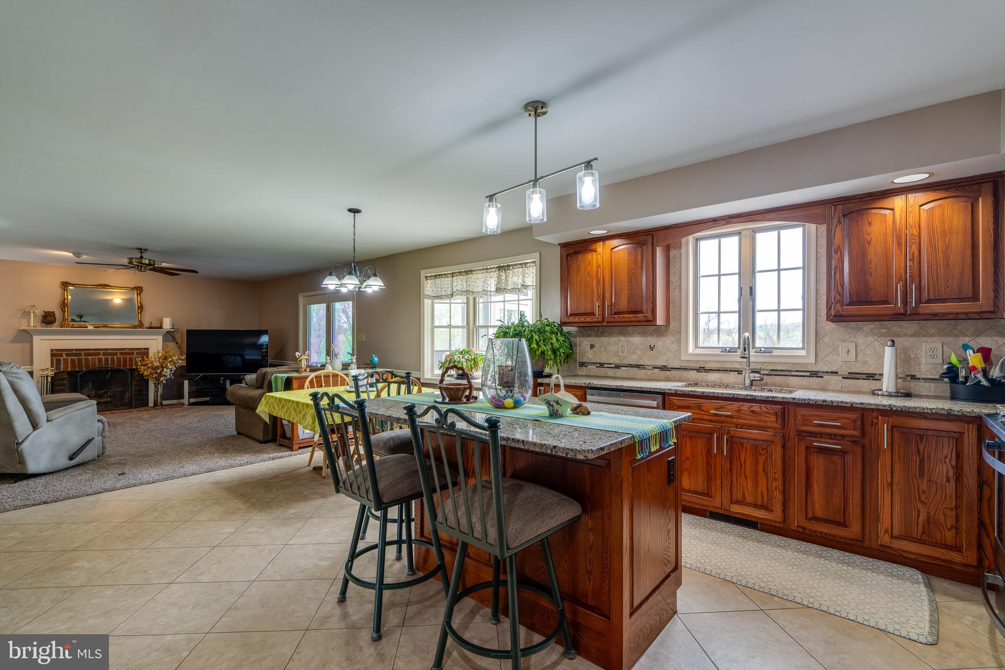 COUNTRY MANOR ESTATES - Residential