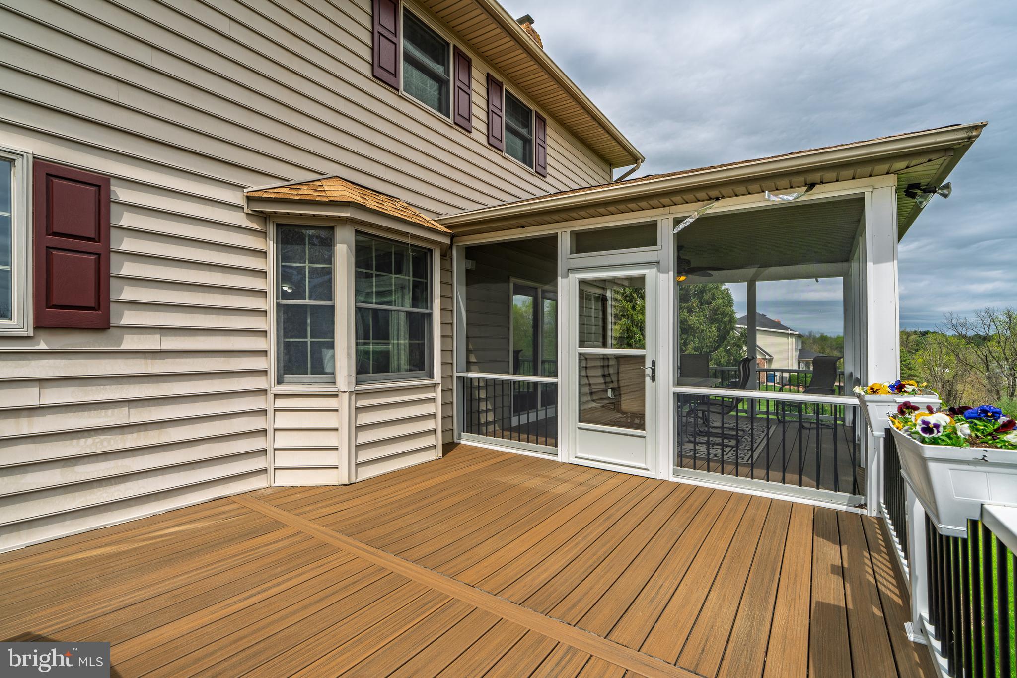 COUNTRY MANOR ESTATES - Residential