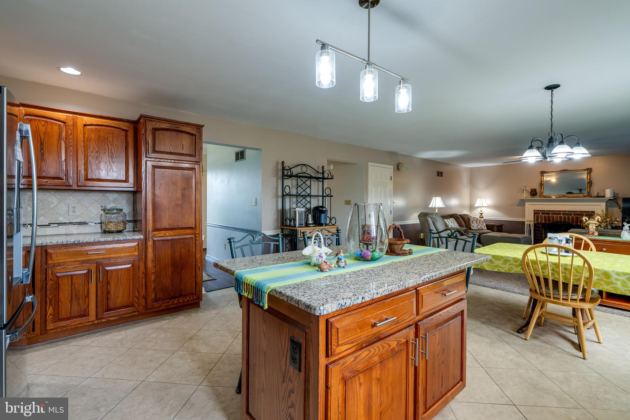 COUNTRY MANOR ESTATES - Residential