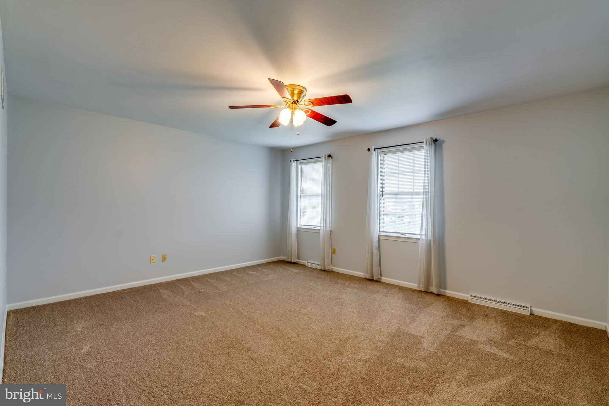 COUNTRY MANOR ESTATES - Residential