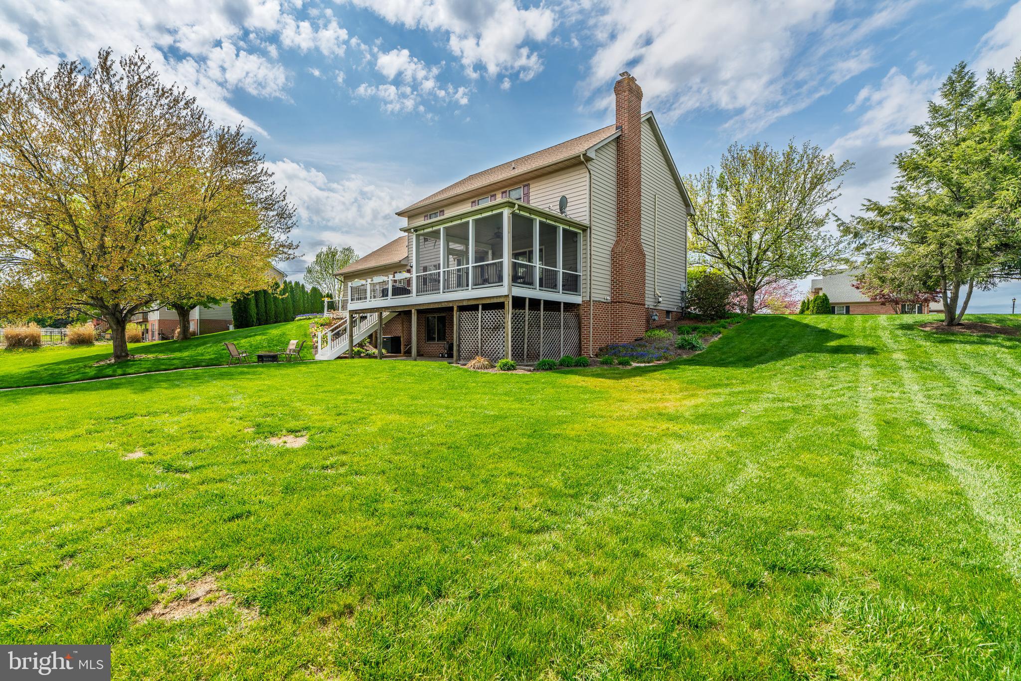 COUNTRY MANOR ESTATES - Residential