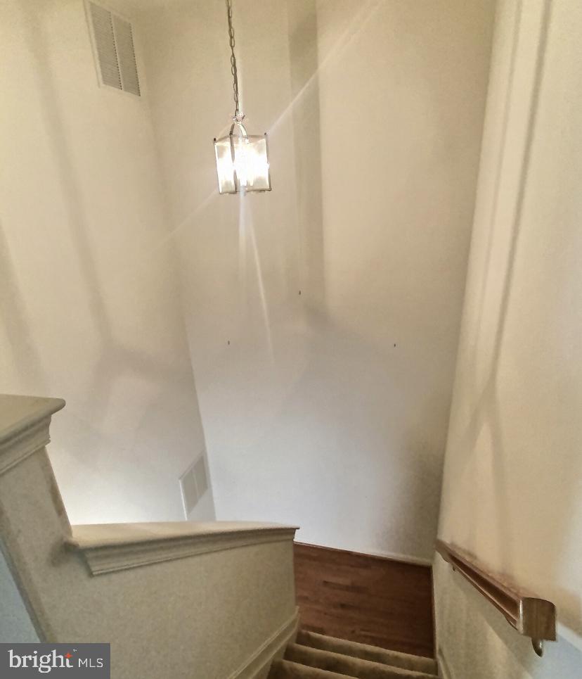 SUBURBIA - Residential