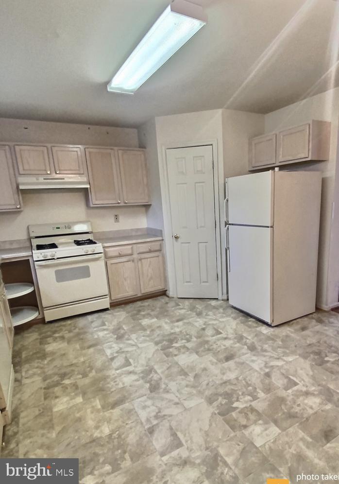 SUBURBIA - Residential