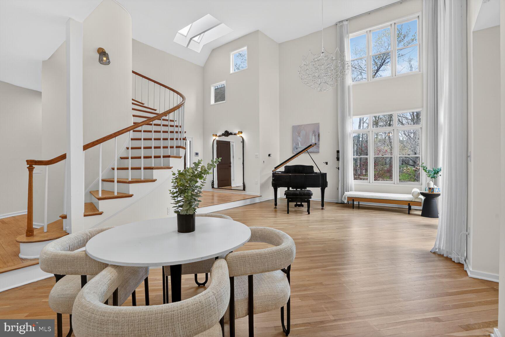 BEACON HILL - Residential