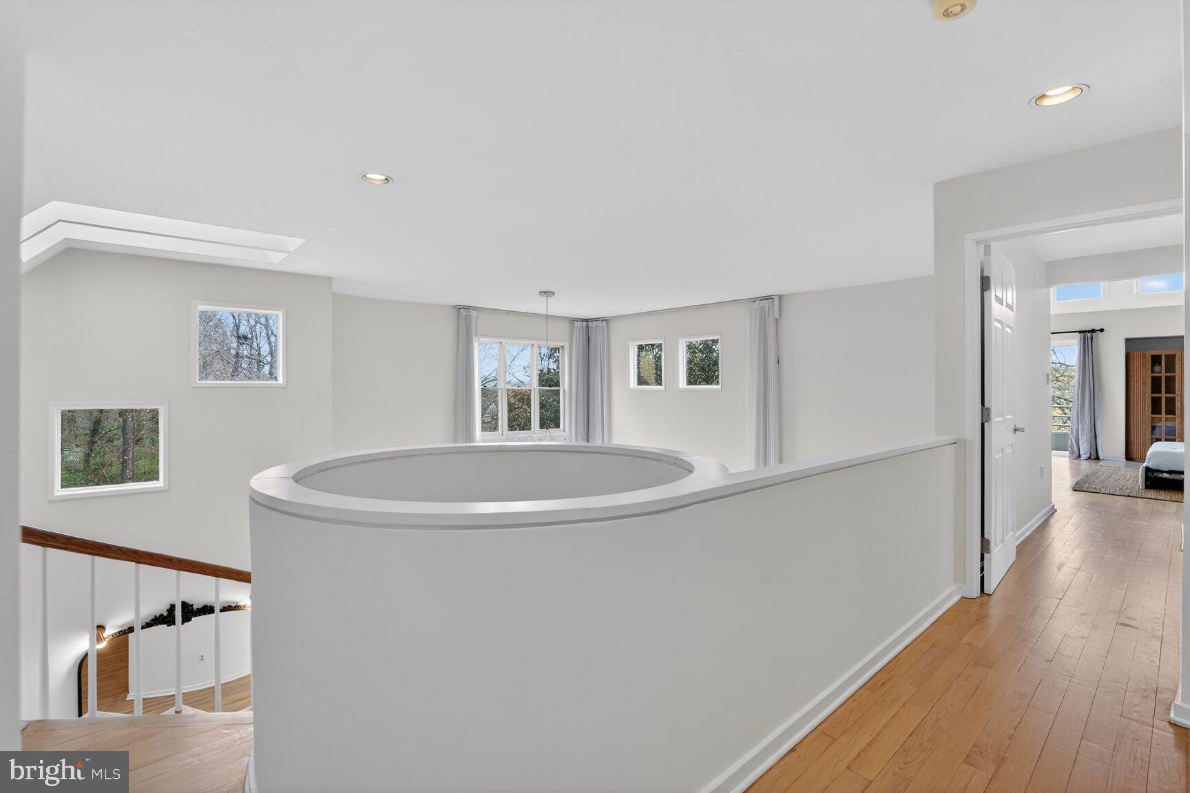 BEACON HILL - Residential