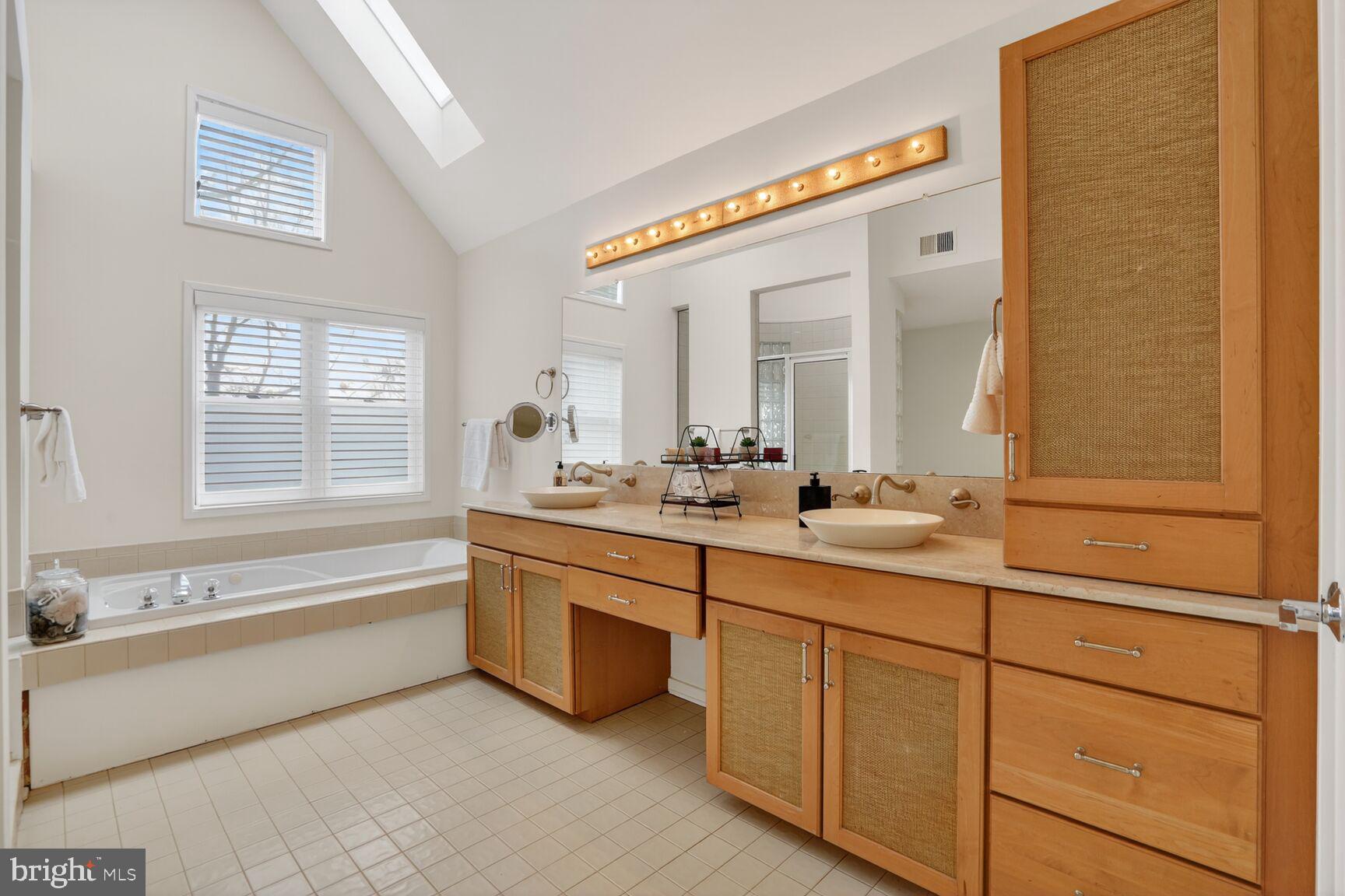 BEACON HILL - Residential