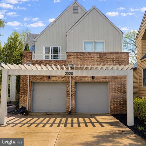 Photo of 2028 Beacon Place, RESTON, VA 20191 (MLS # VAFX2299160)