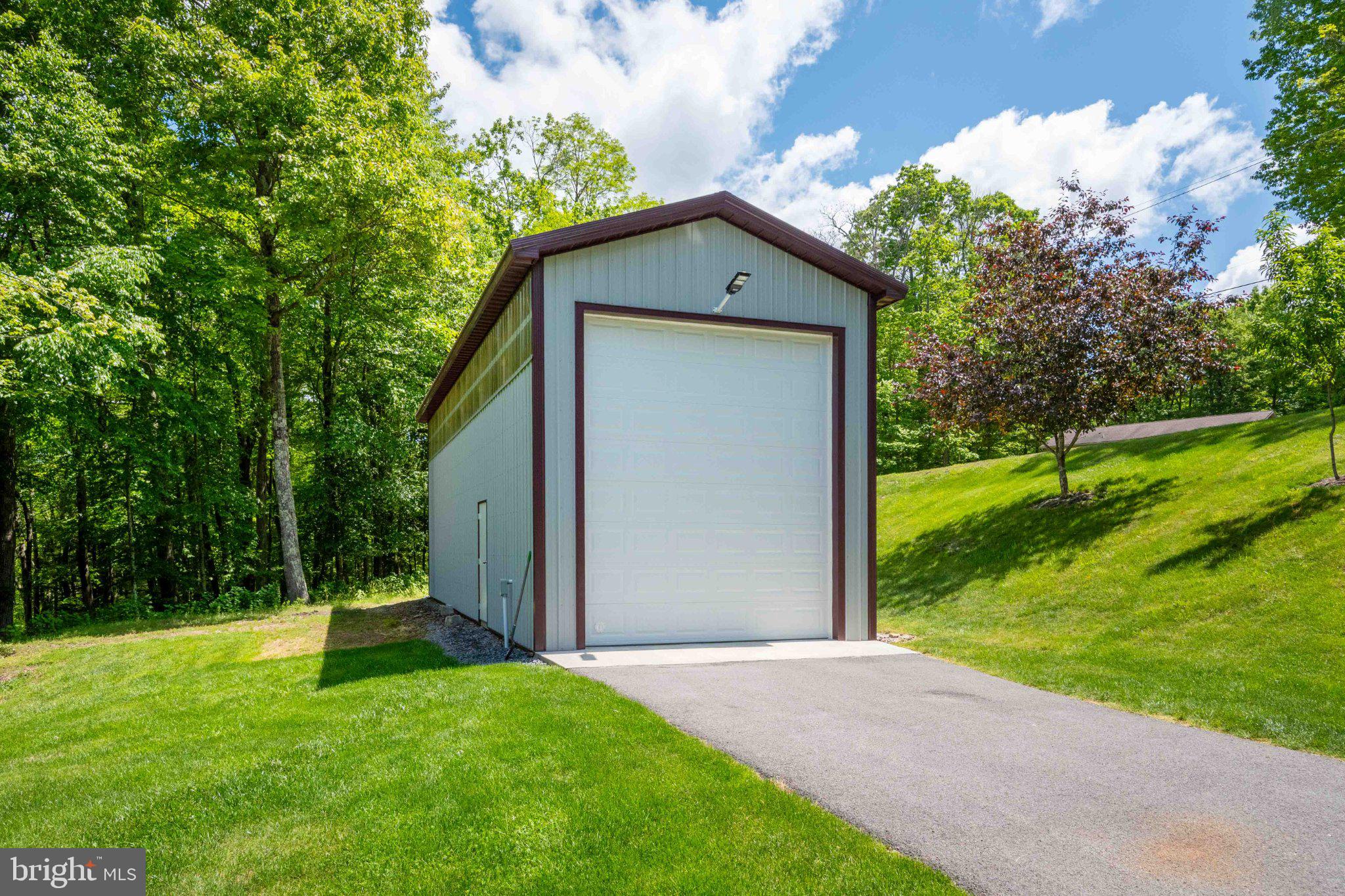 511 HILLTOP ROAD