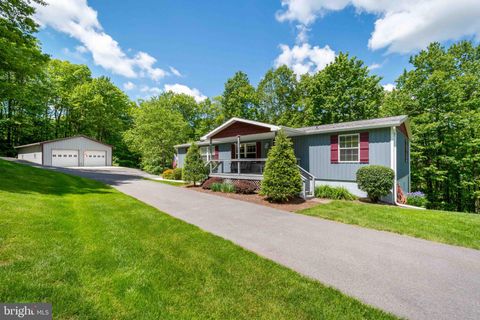 Homes For Sale - 511 Hilltop Road<br/> Garrett County, OAKLAND, MD 21550