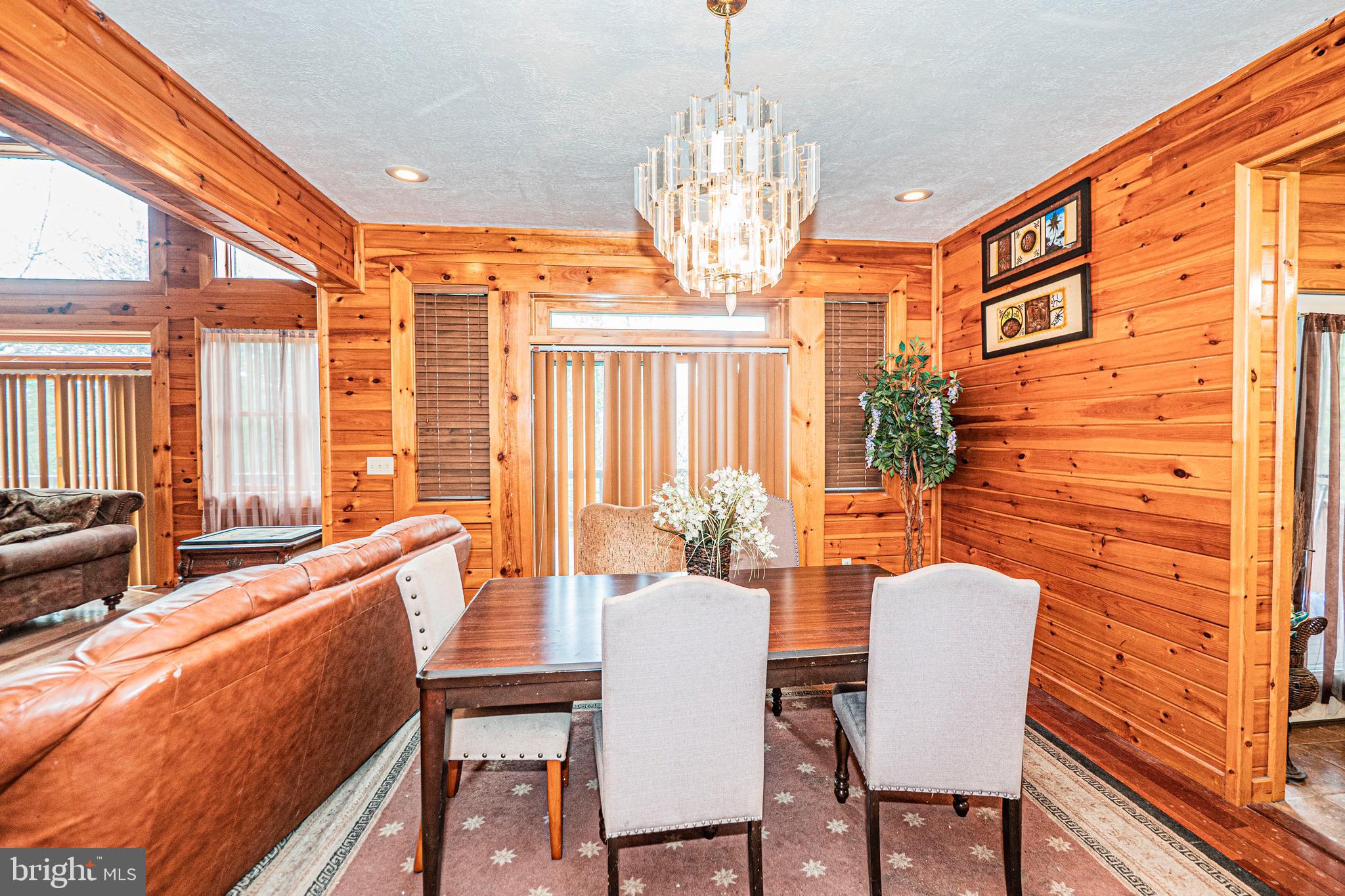RED OAKS - Residential
