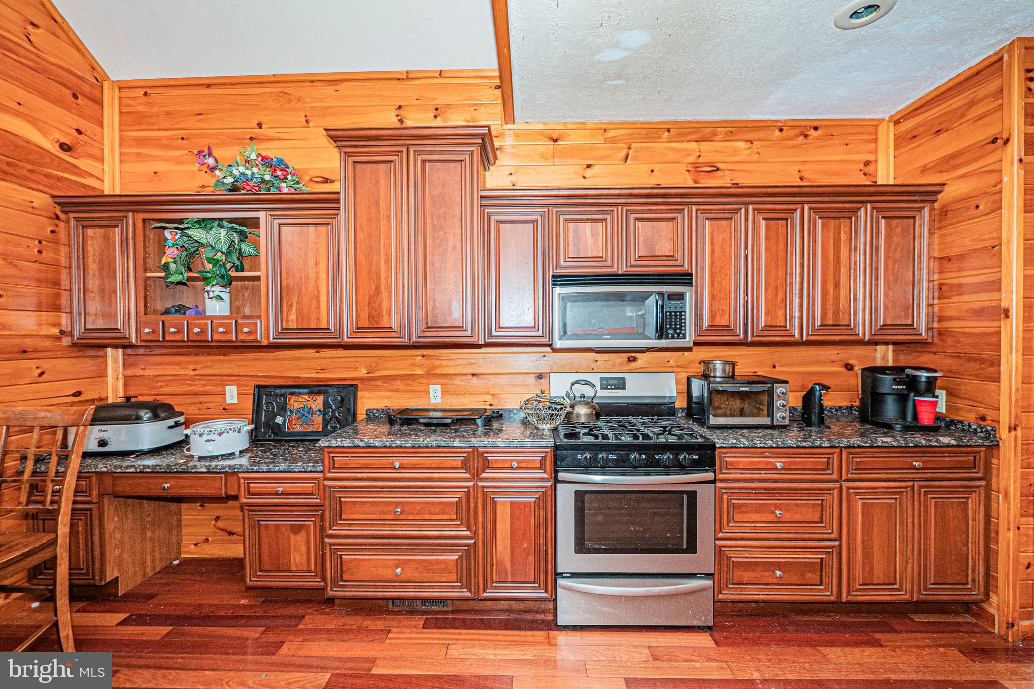 RED OAKS - Residential