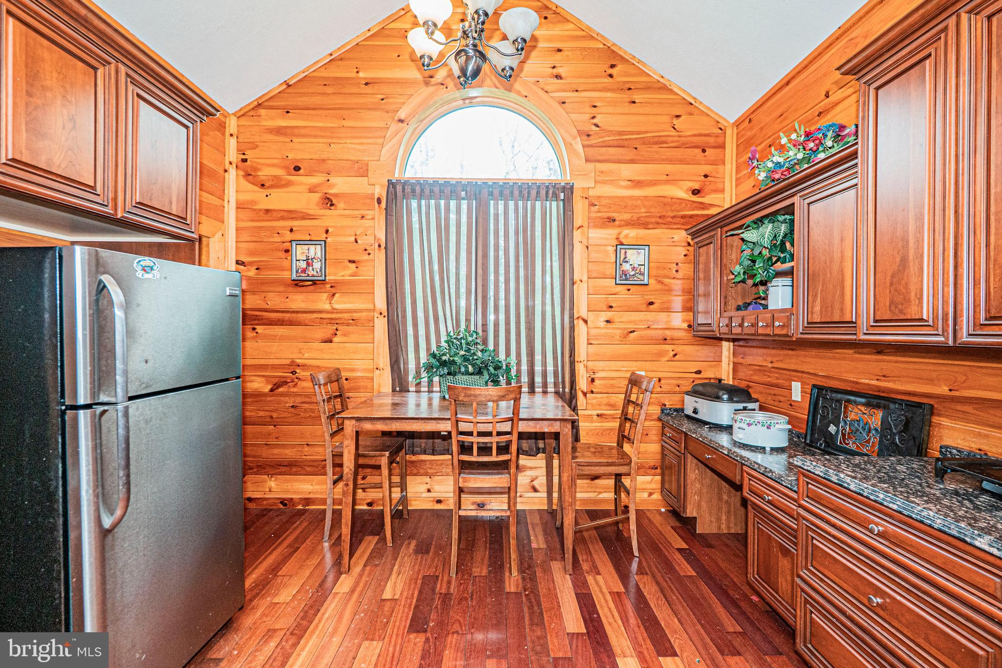 RED OAKS - Residential