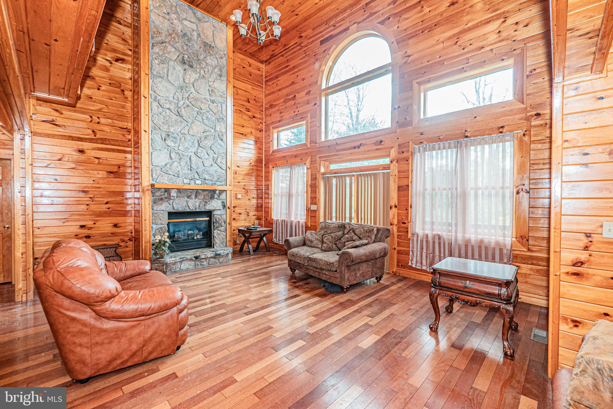 RED OAKS - Residential