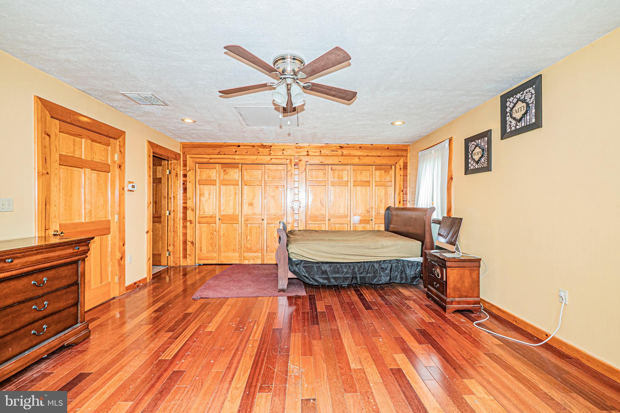 RED OAKS - Residential