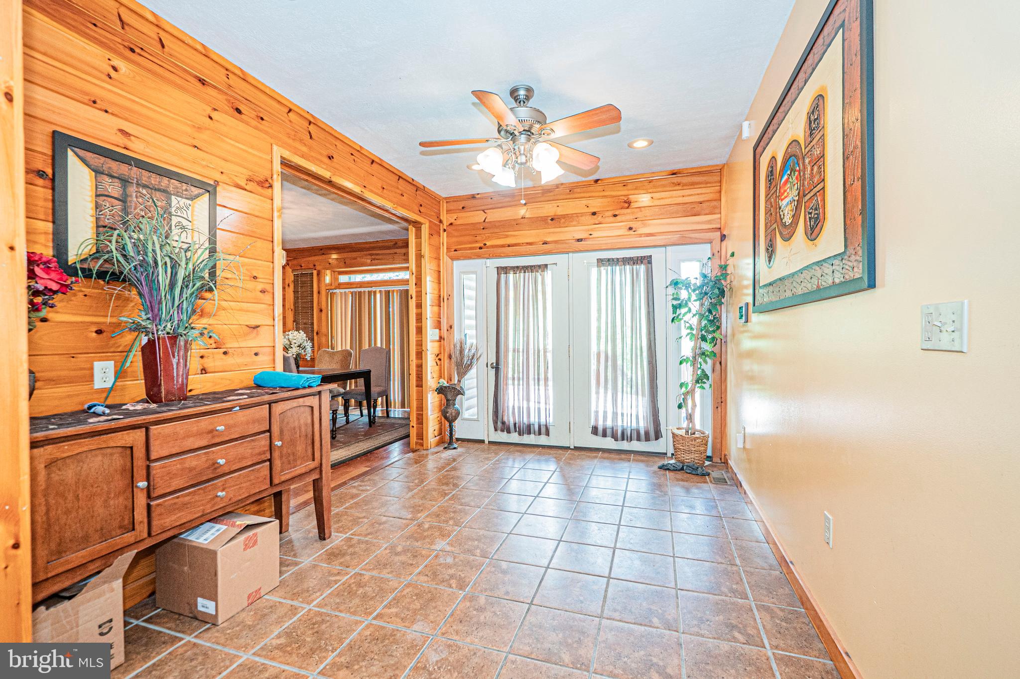 RED OAKS - Residential
