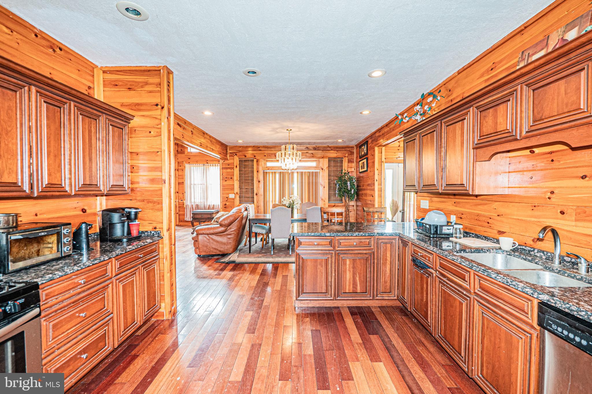RED OAKS - Residential