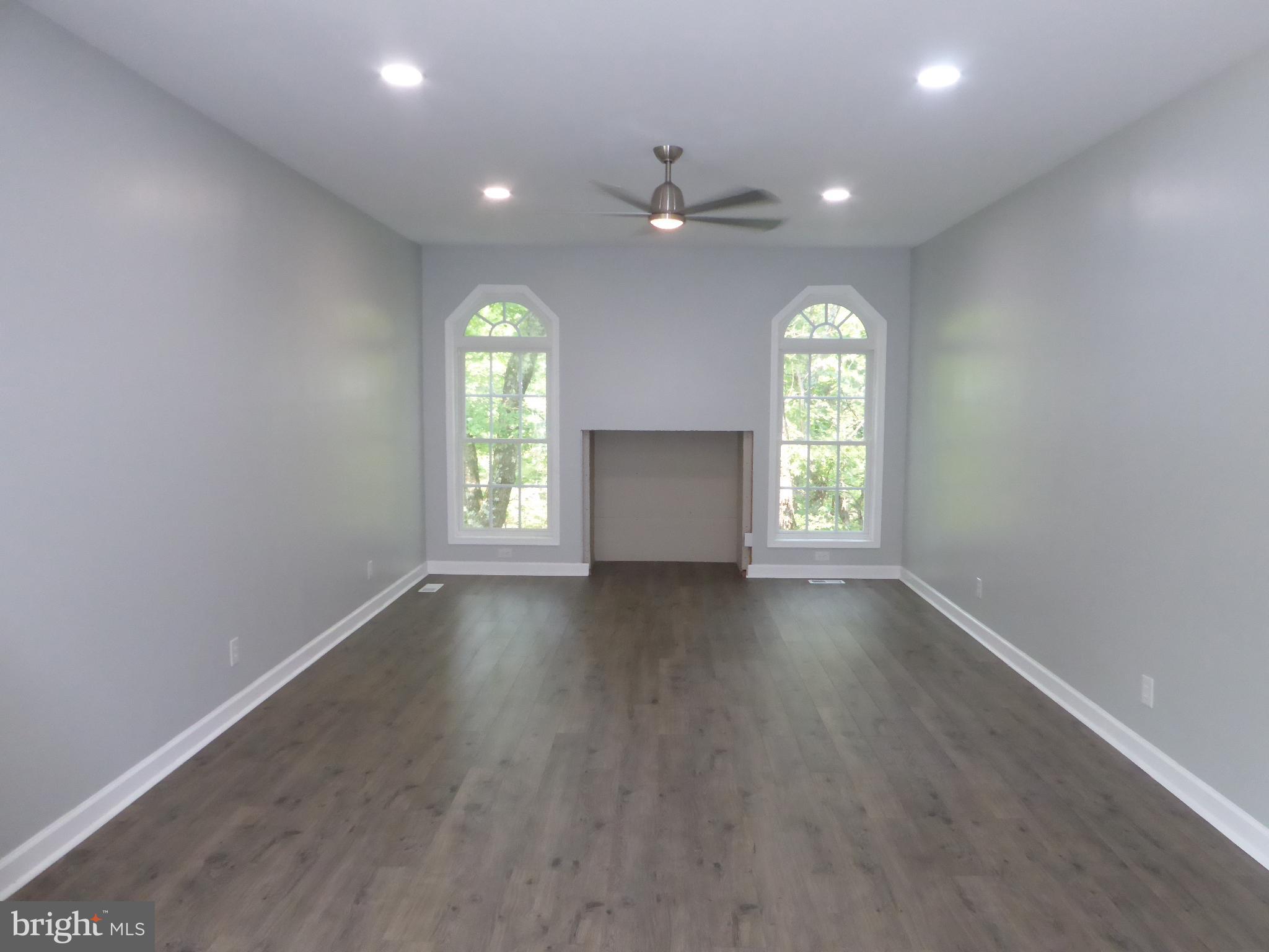 1285 BOGGS LANE