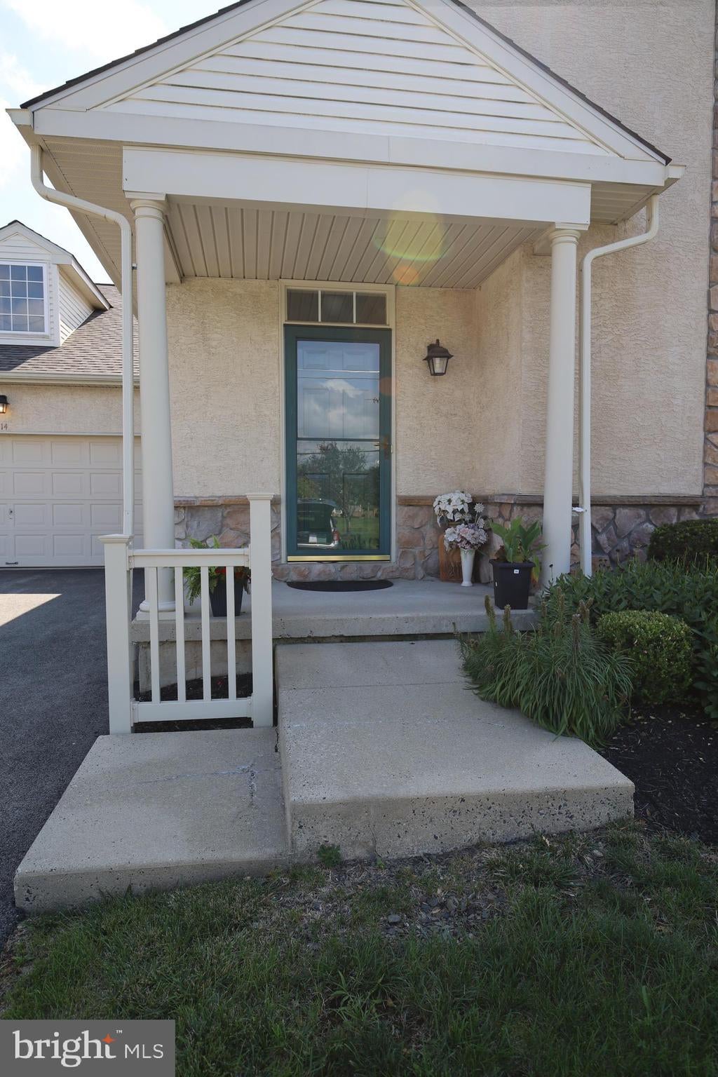 114 ARBOUR COURT