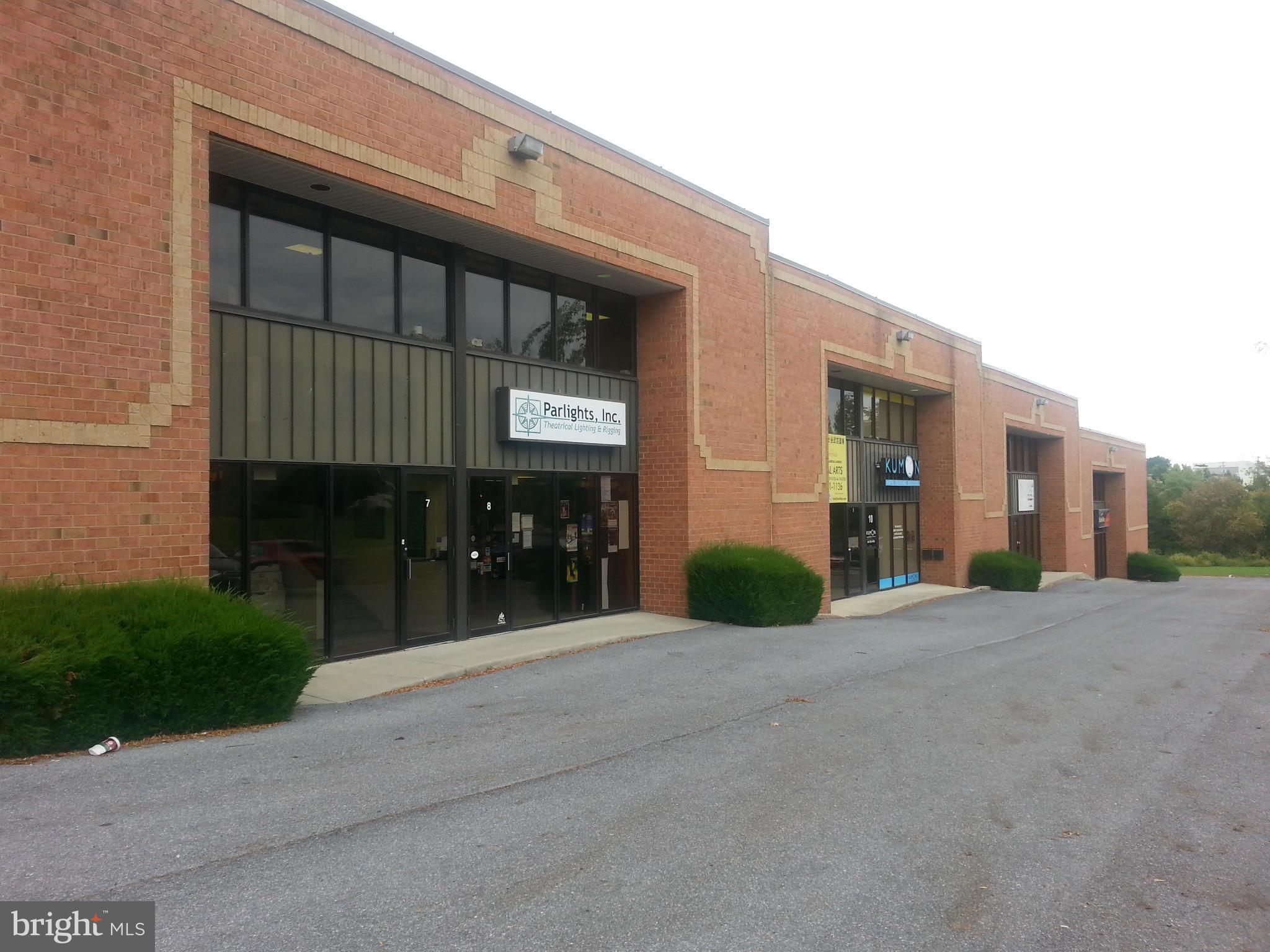 Office/ Warehouse combo space for lease. North side of Market Square. Convenient to Route 26 and 15.. Free parking