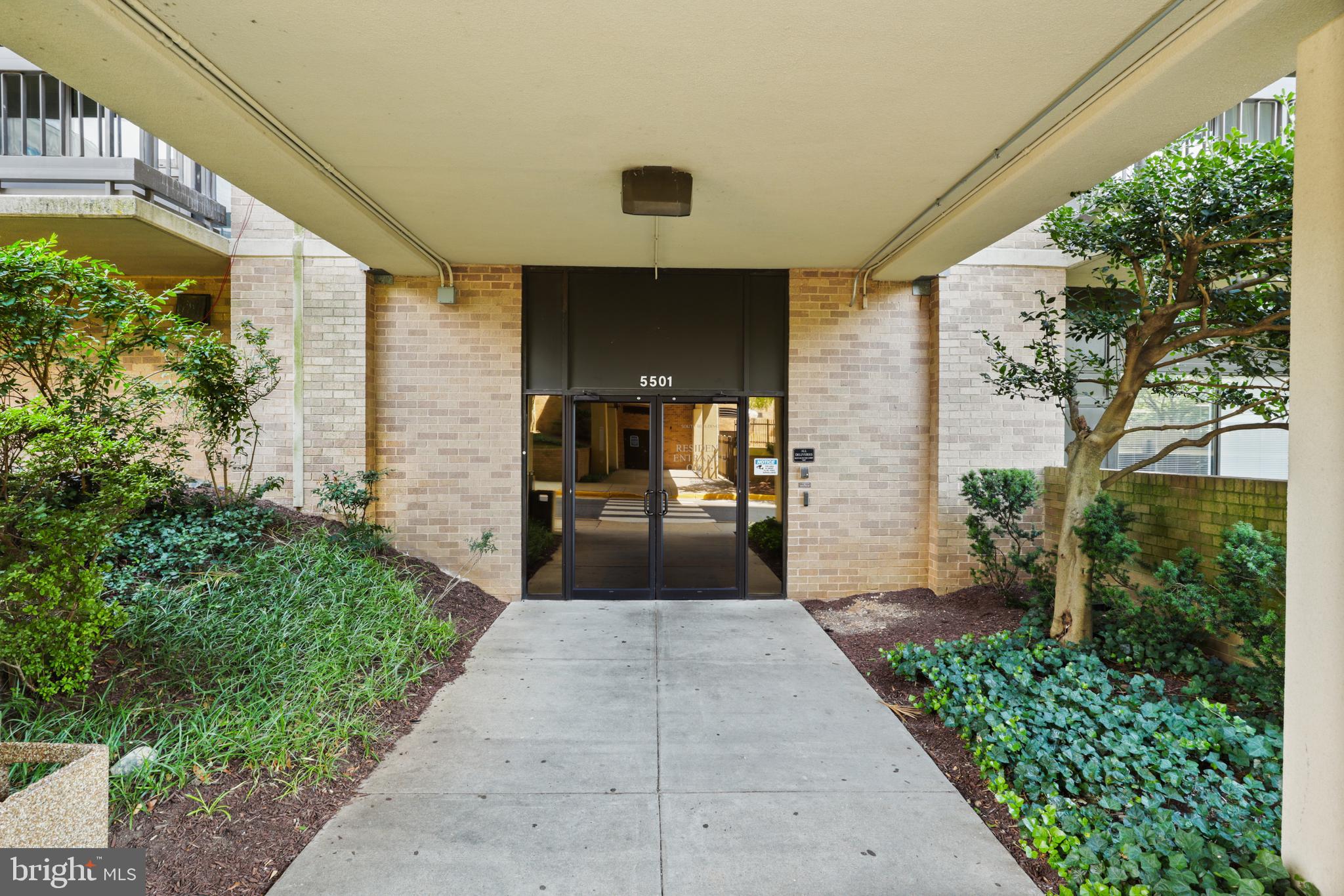 SKYLINE SQUARE CONDO - Residential