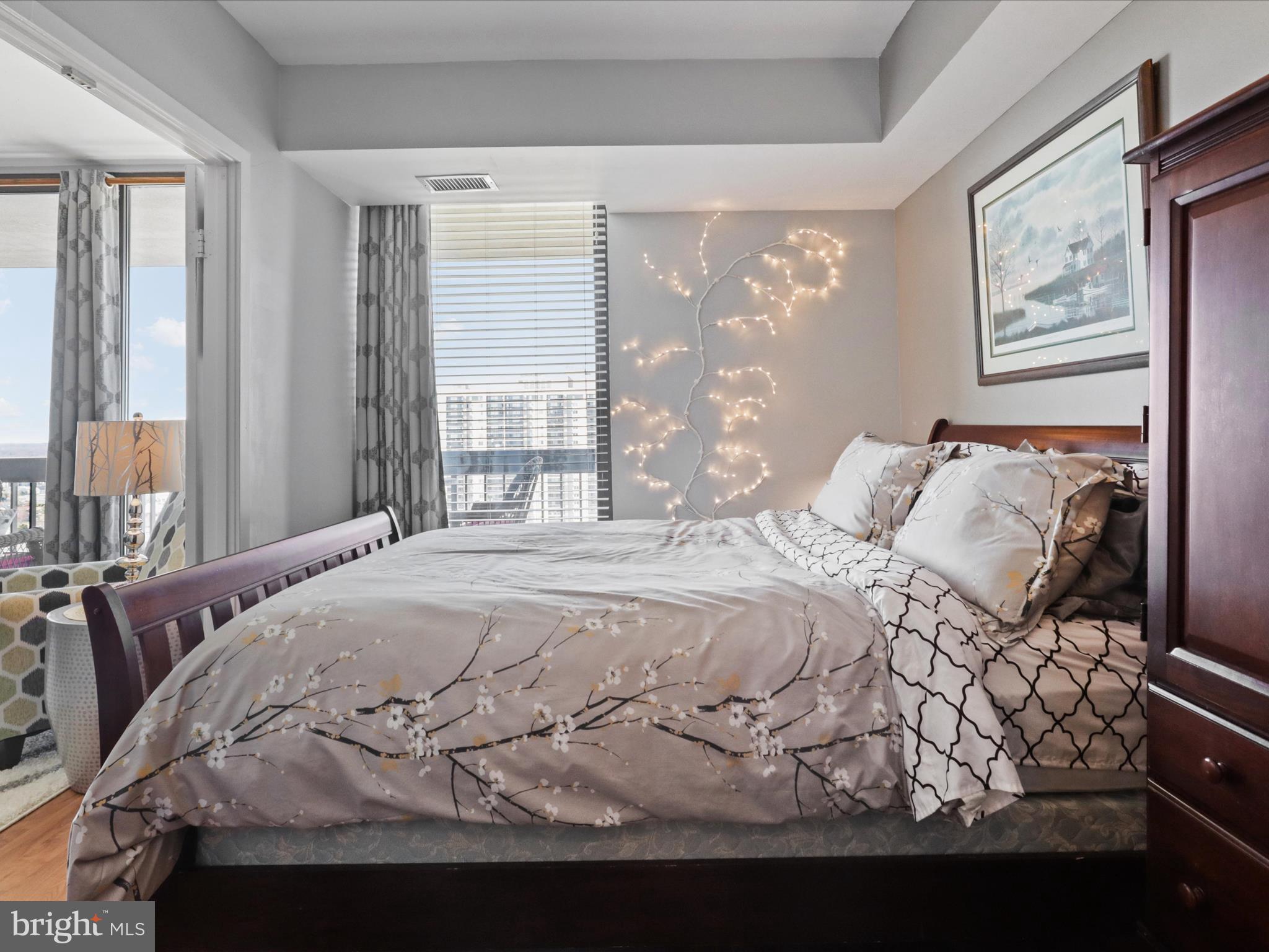 SKYLINE SQUARE CONDO - Residential