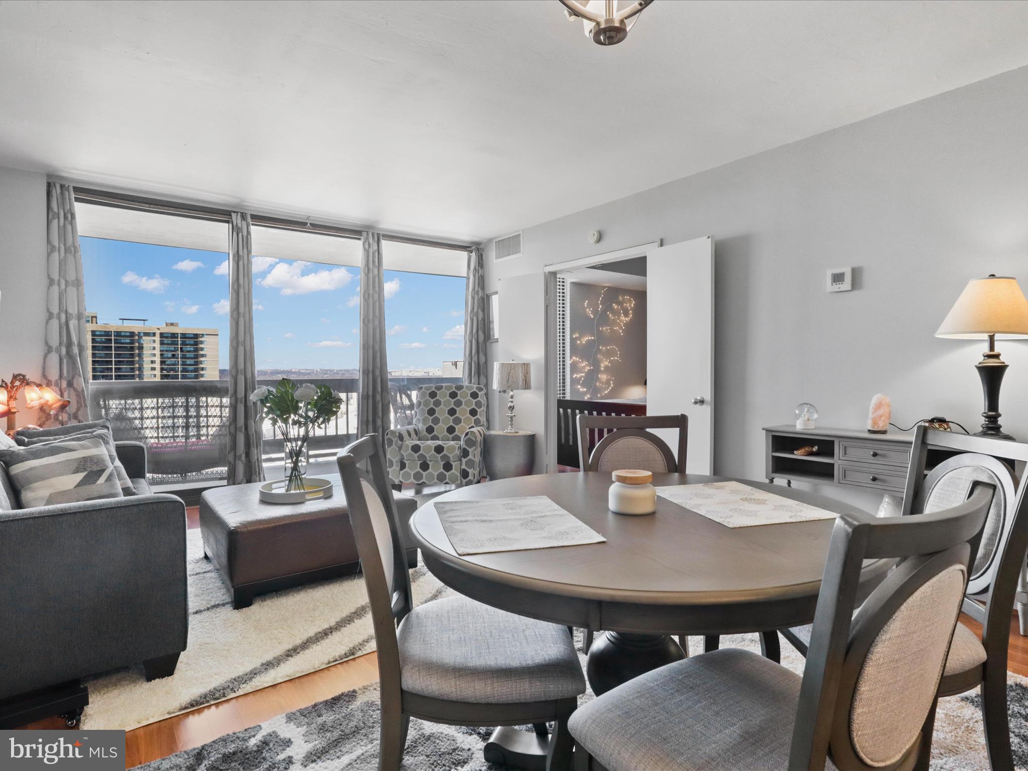 SKYLINE SQUARE CONDO - Residential