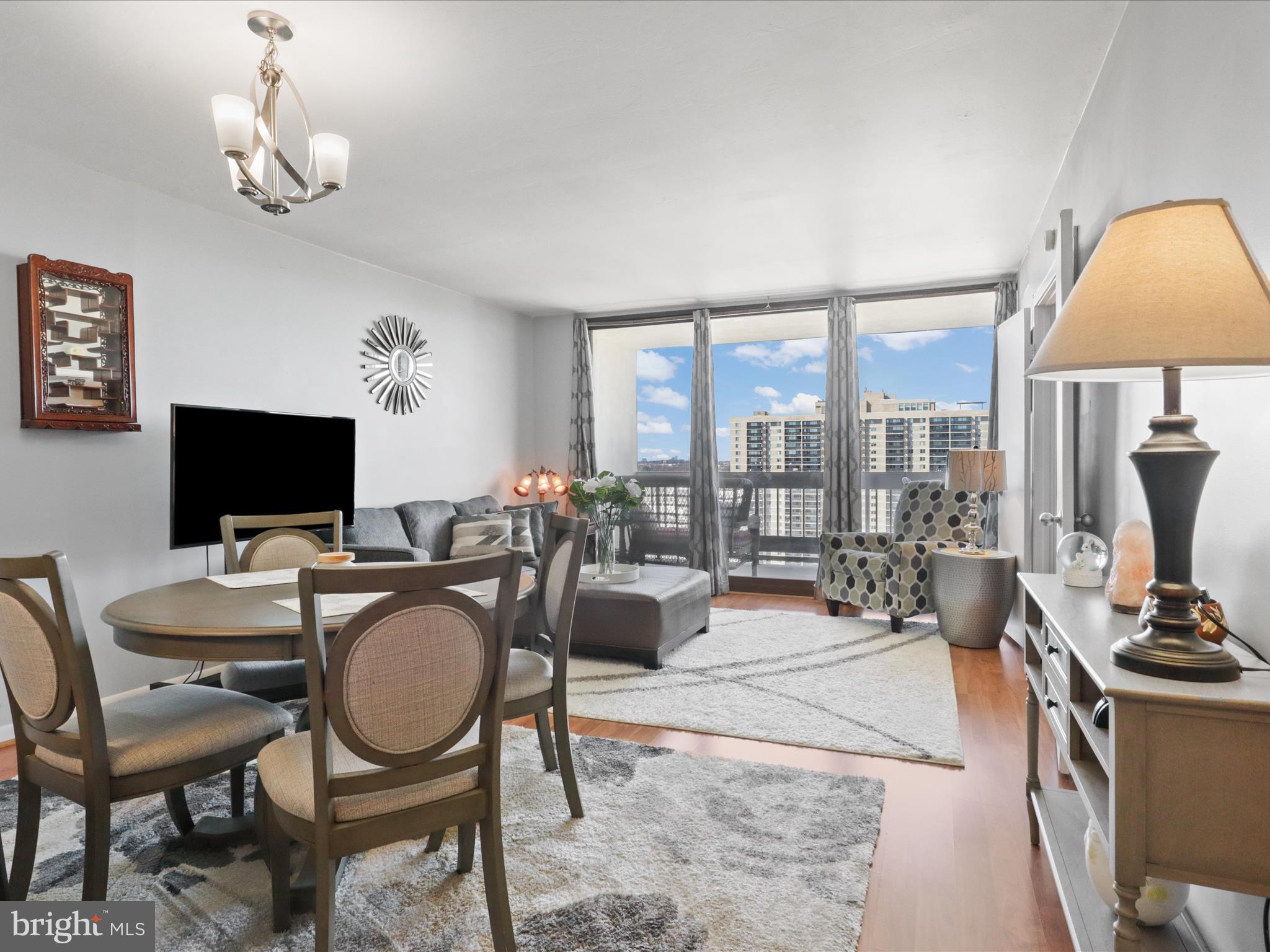 SKYLINE SQUARE CONDO - Residential