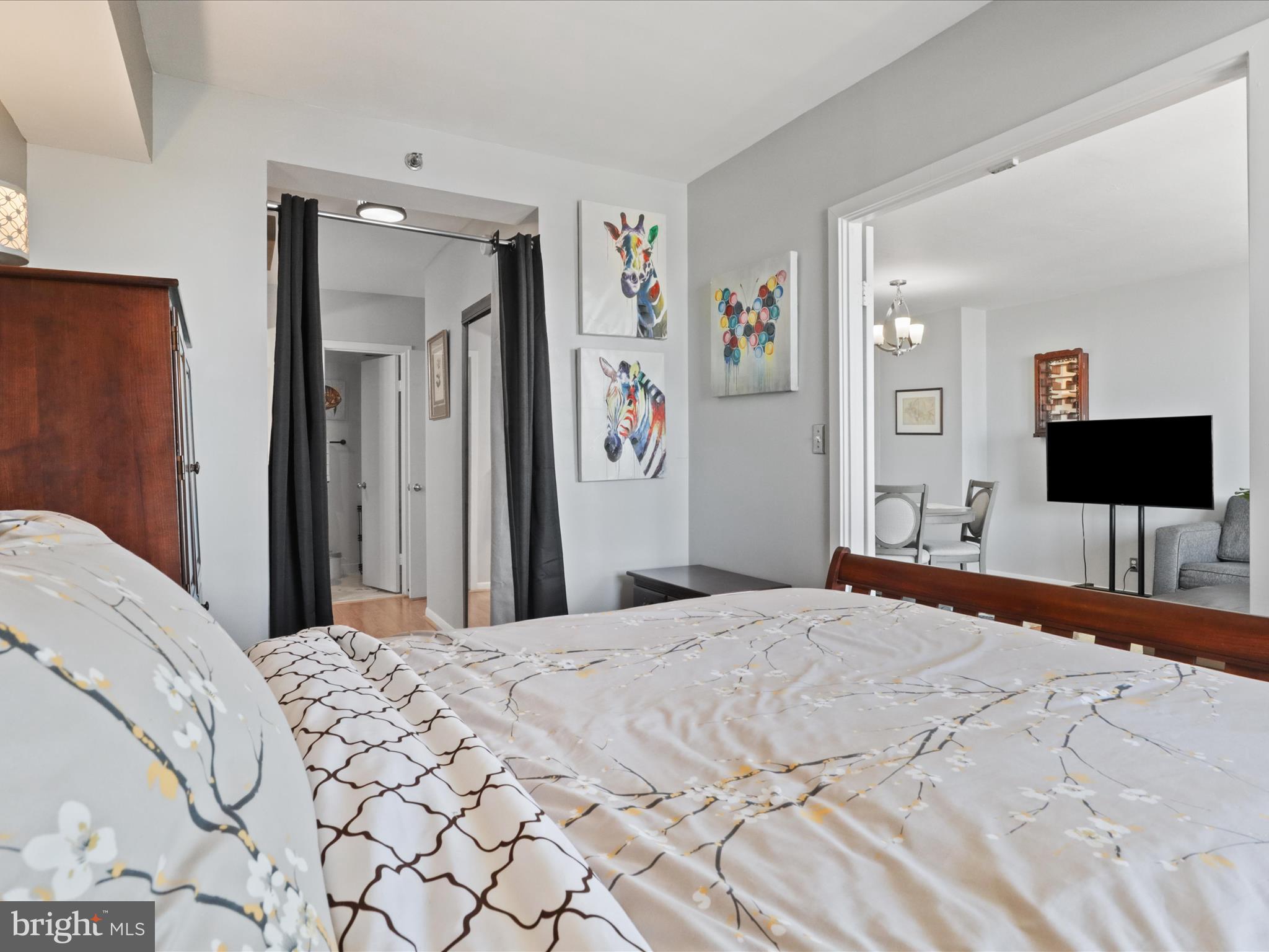 SKYLINE SQUARE CONDO - Residential