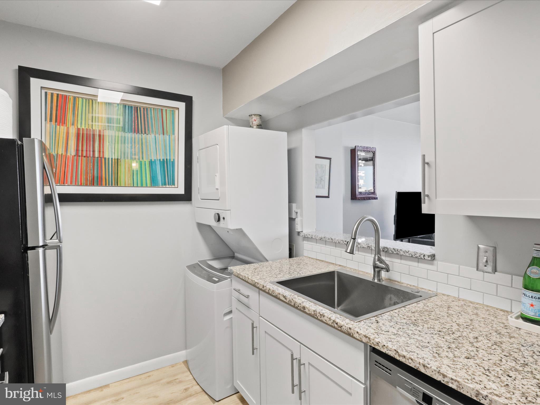 SKYLINE SQUARE CONDO - Residential