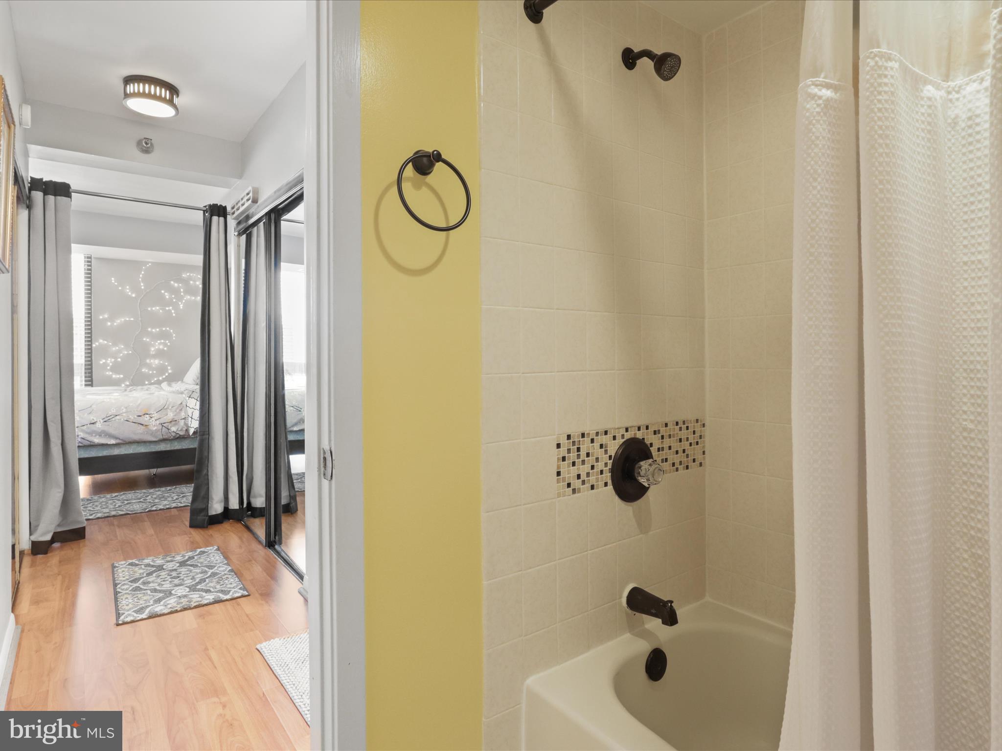 SKYLINE SQUARE CONDO - Residential