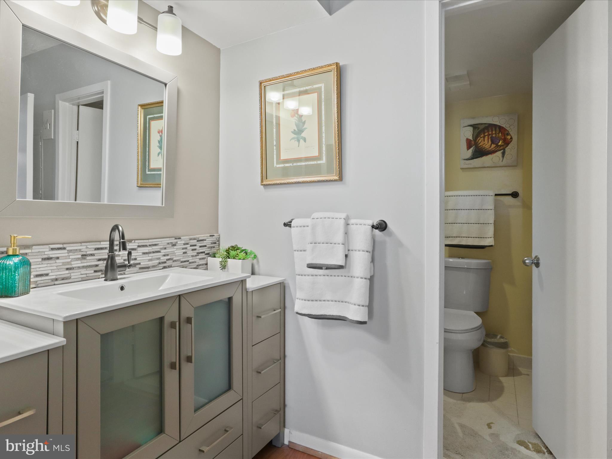 SKYLINE SQUARE CONDO - Residential