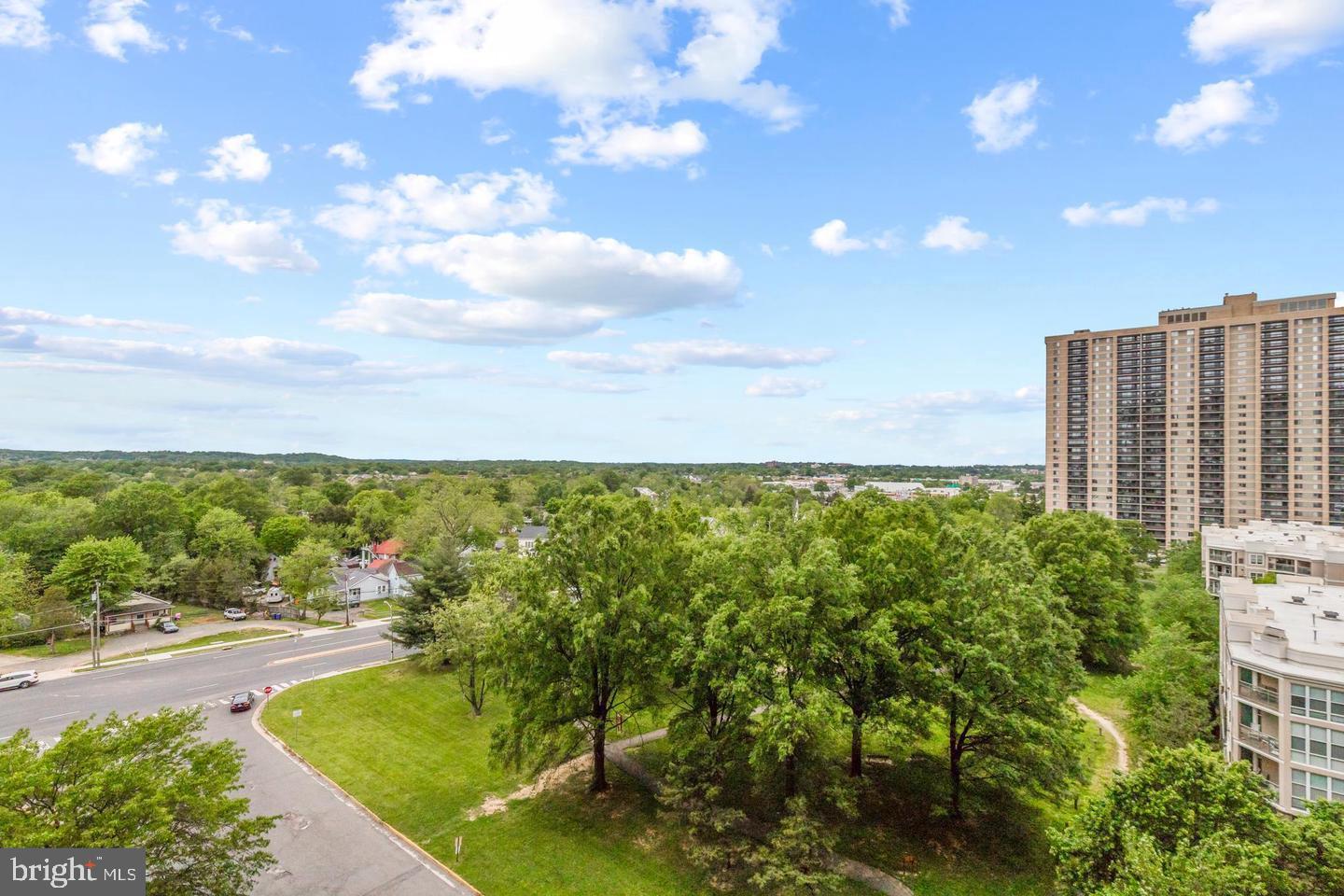 SKYLINE SQUARE CONDO - Residential