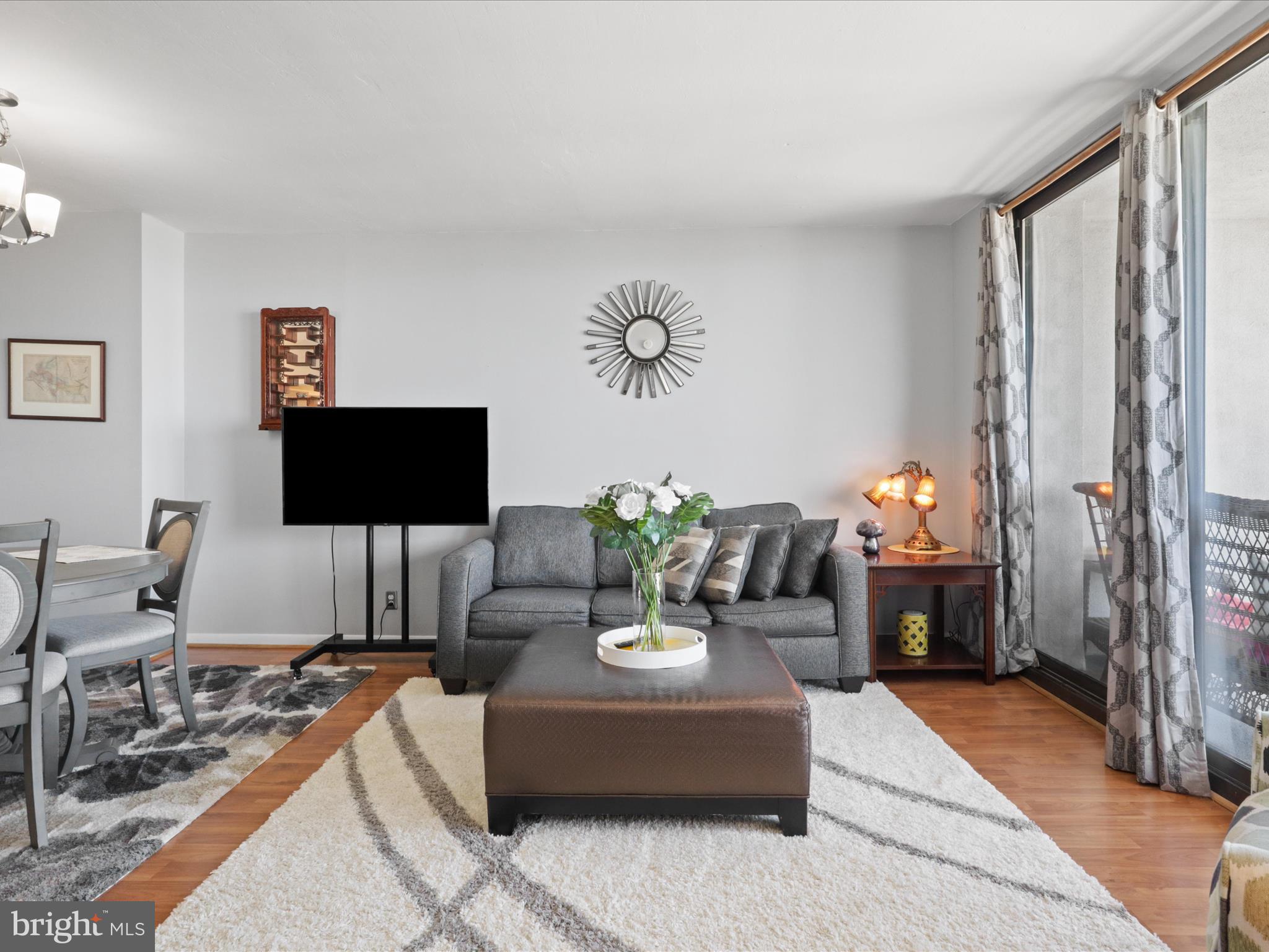 SKYLINE SQUARE CONDO - Residential