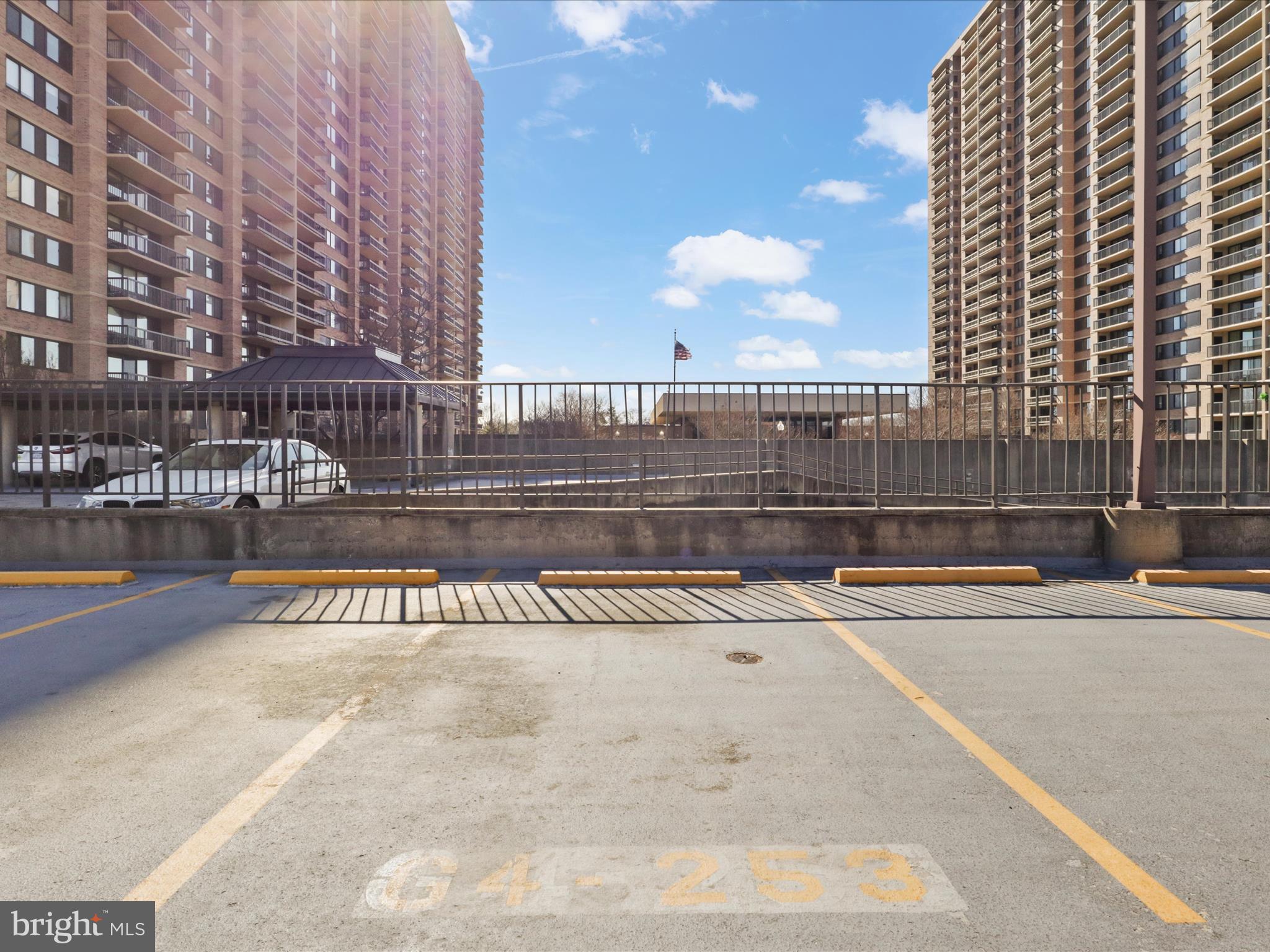 SKYLINE SQUARE CONDO - Residential