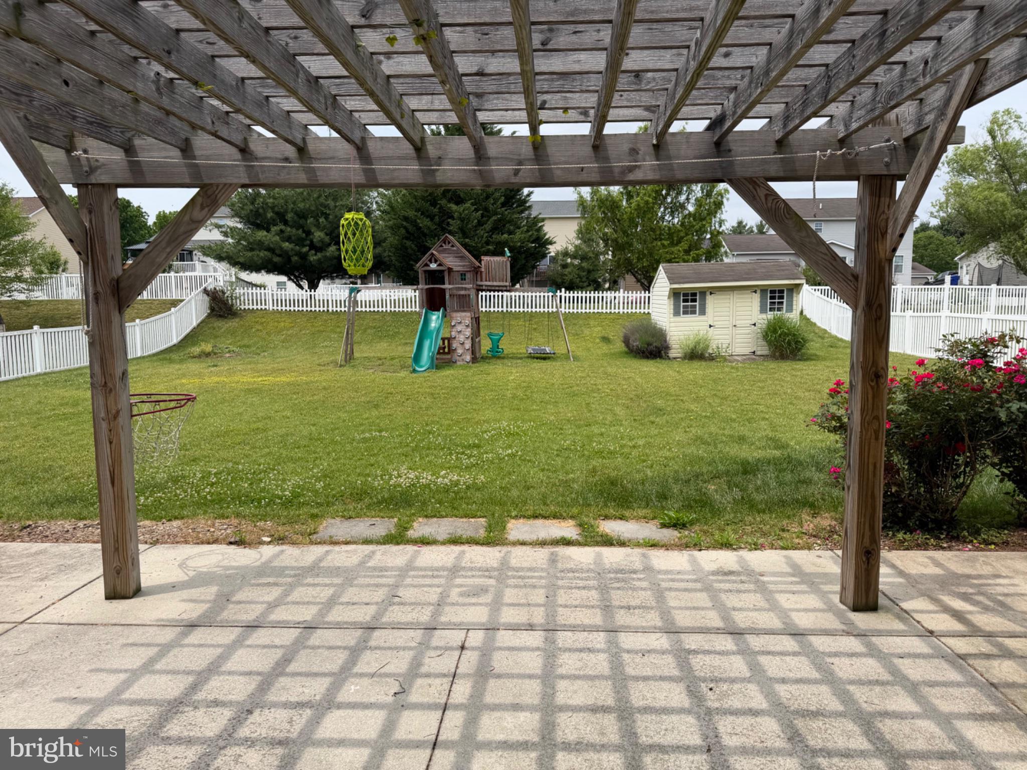 195 MARTEL CIRCLE