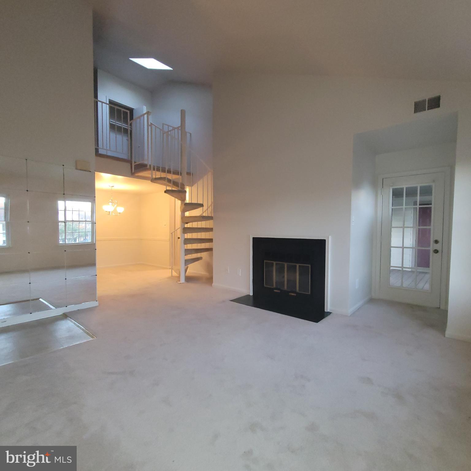 ESSEX HOUSE - Residential Lease