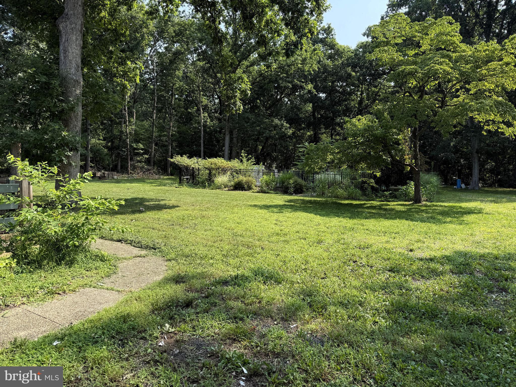 3097 N EAST AVENUE - Photo 3