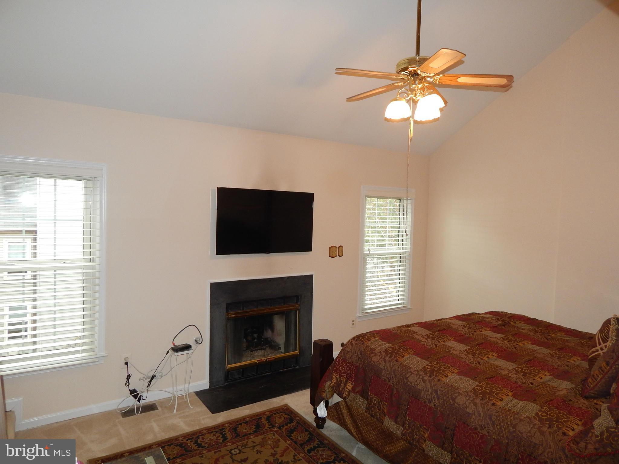 PINECREST - Residential