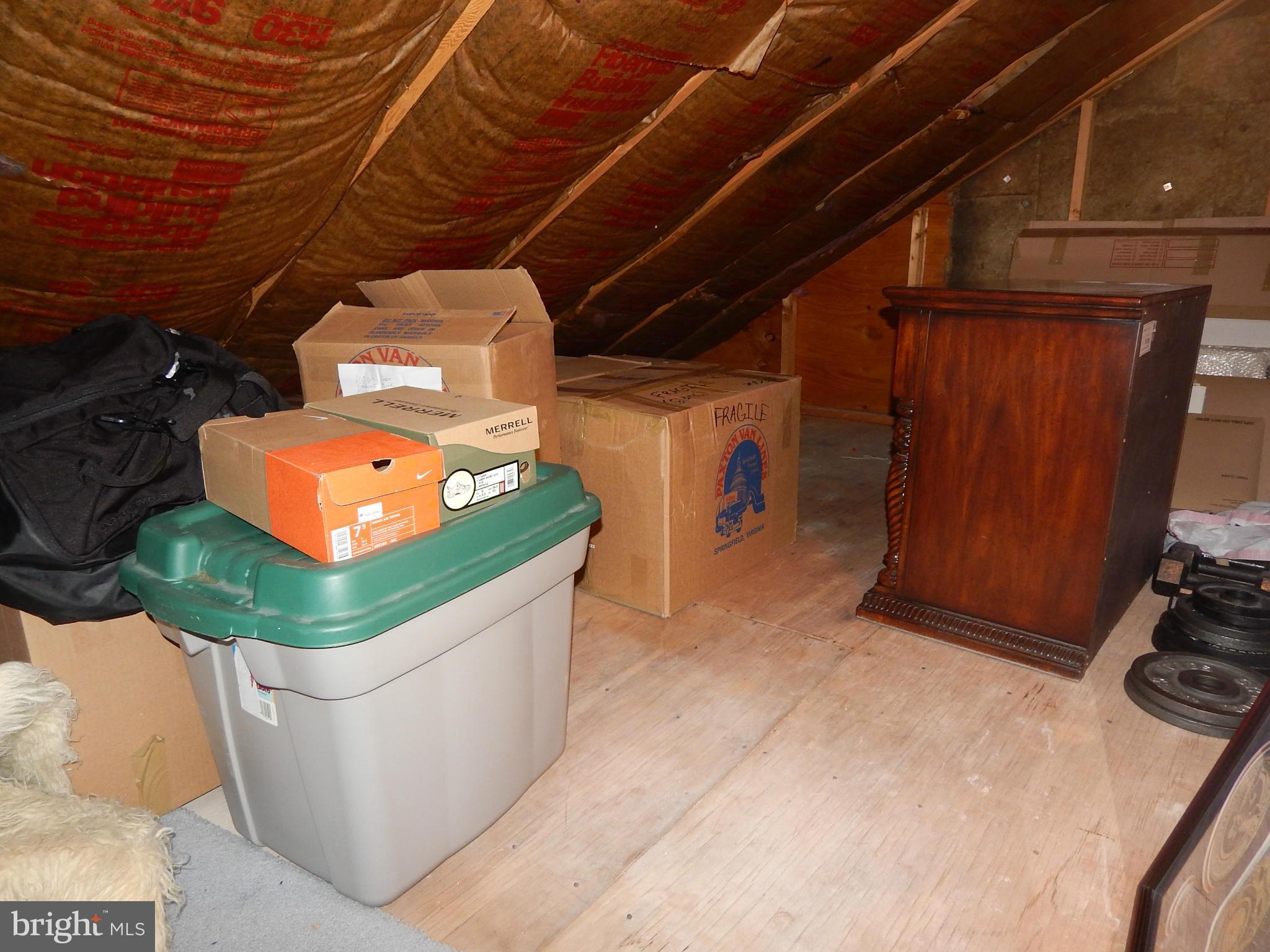 PINECREST - Residential