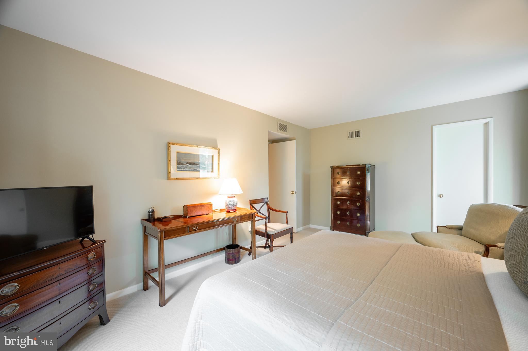 SALONA VILLAGE - Residential