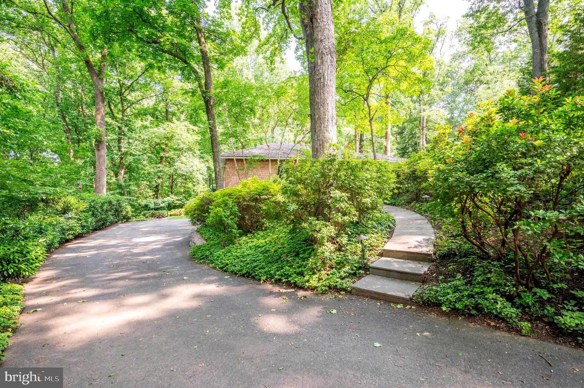 SALONA VILLAGE - Residential