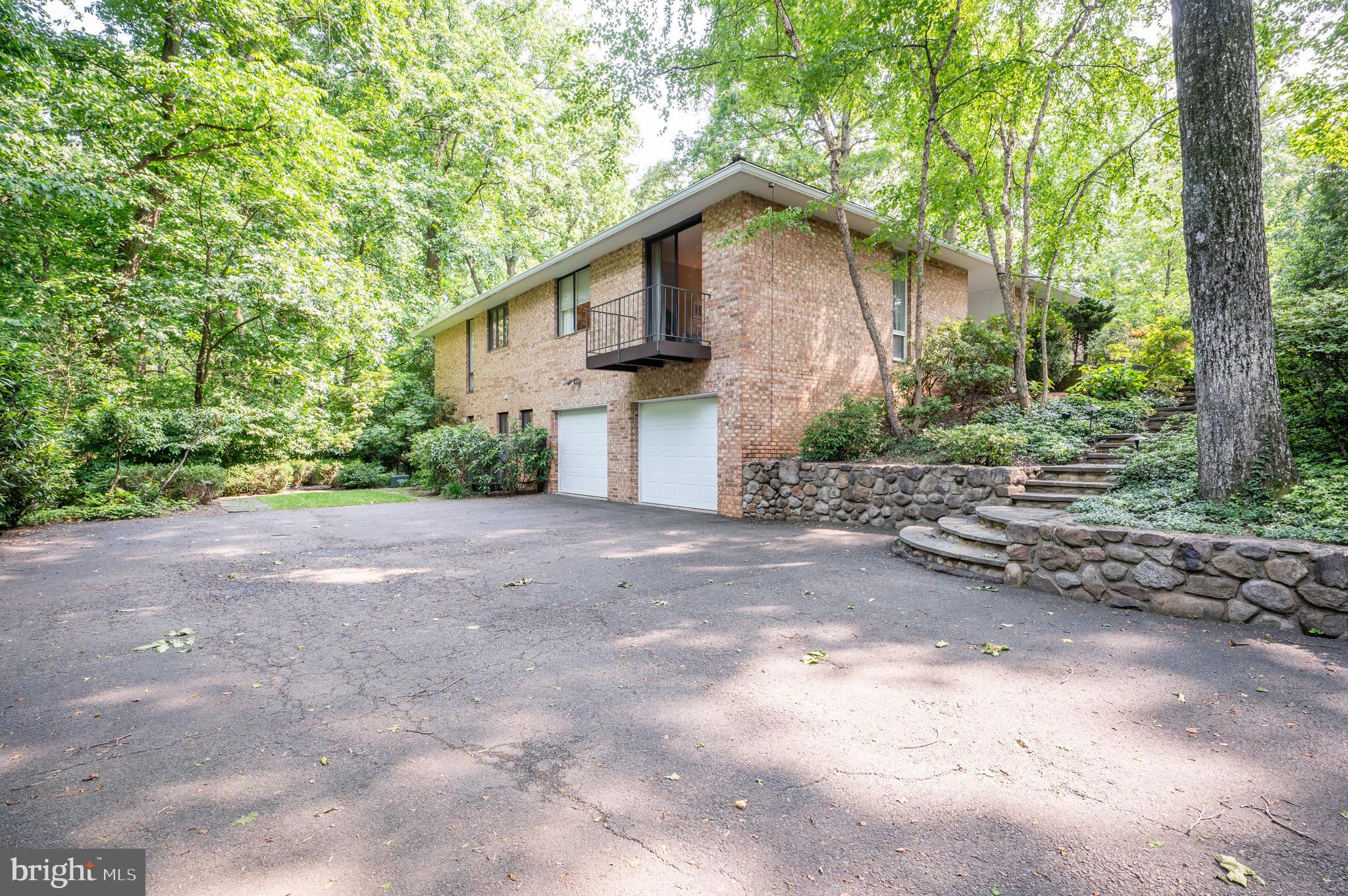 SALONA VILLAGE - Residential